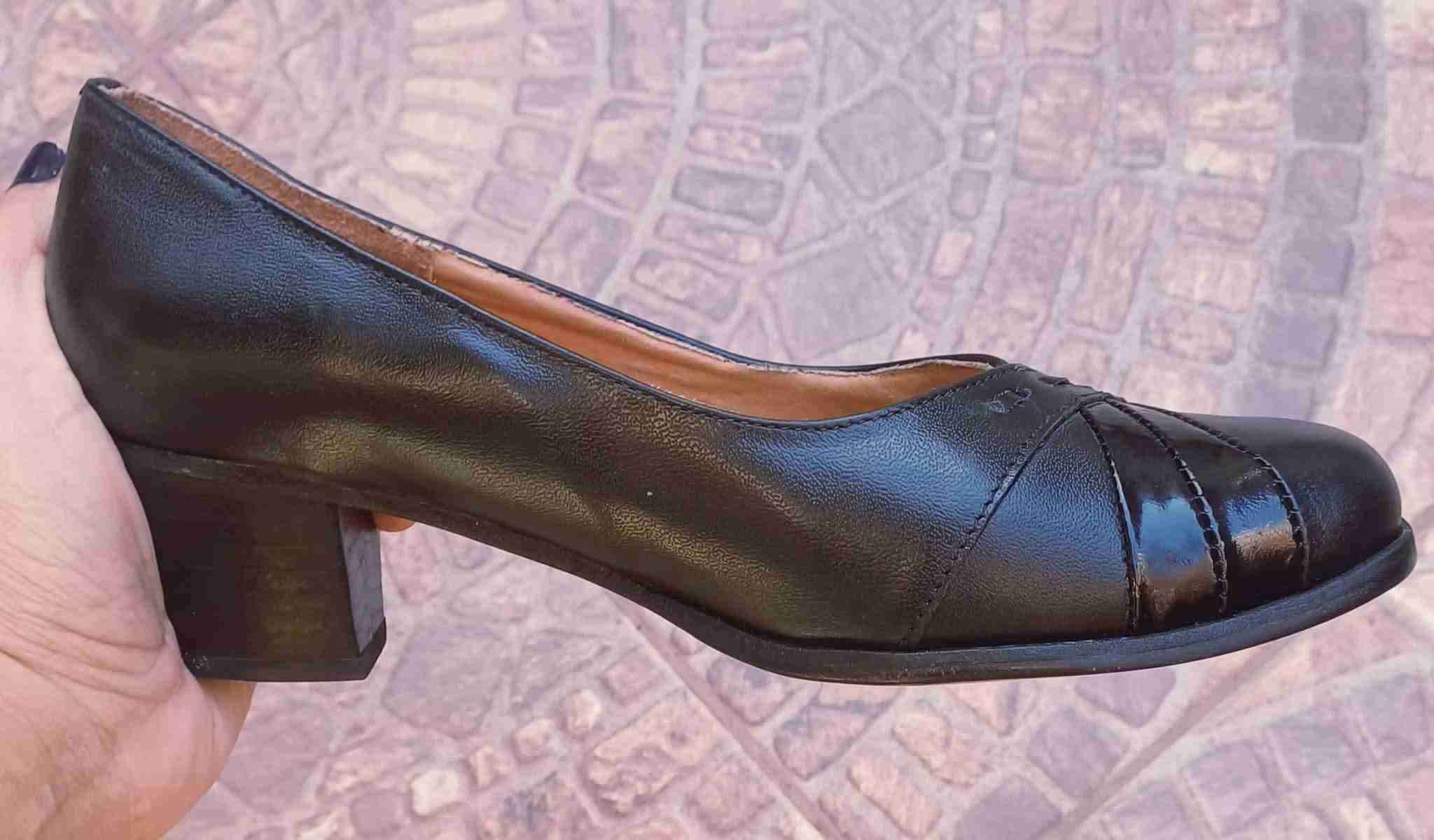 Zapatos negros clásicos de Cuero - 2