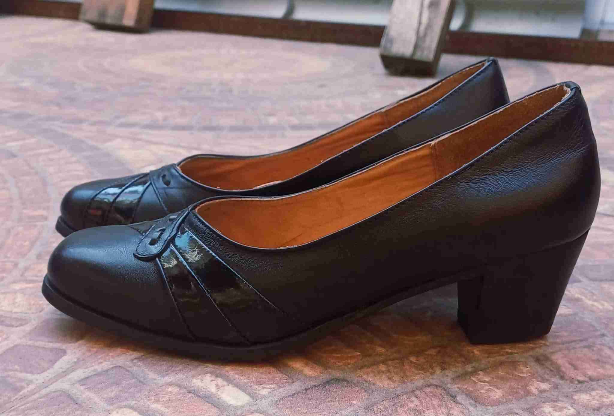 Zapatos negros clásicos de Cuero - 3