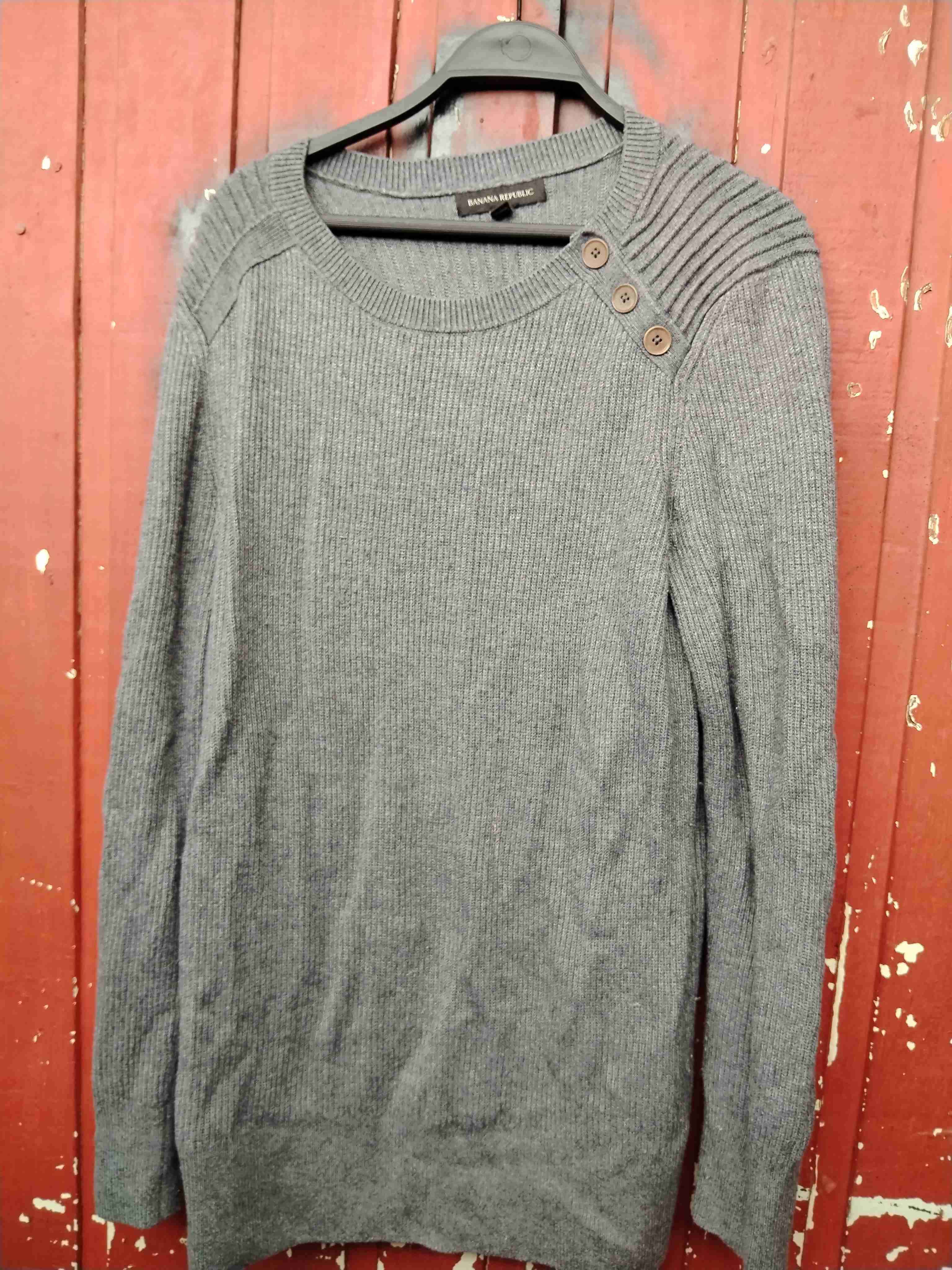Sweater gris con botones - miniatura 1