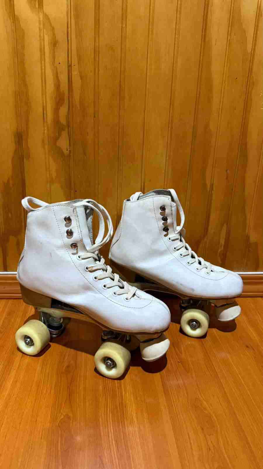 Patines blancos en línea