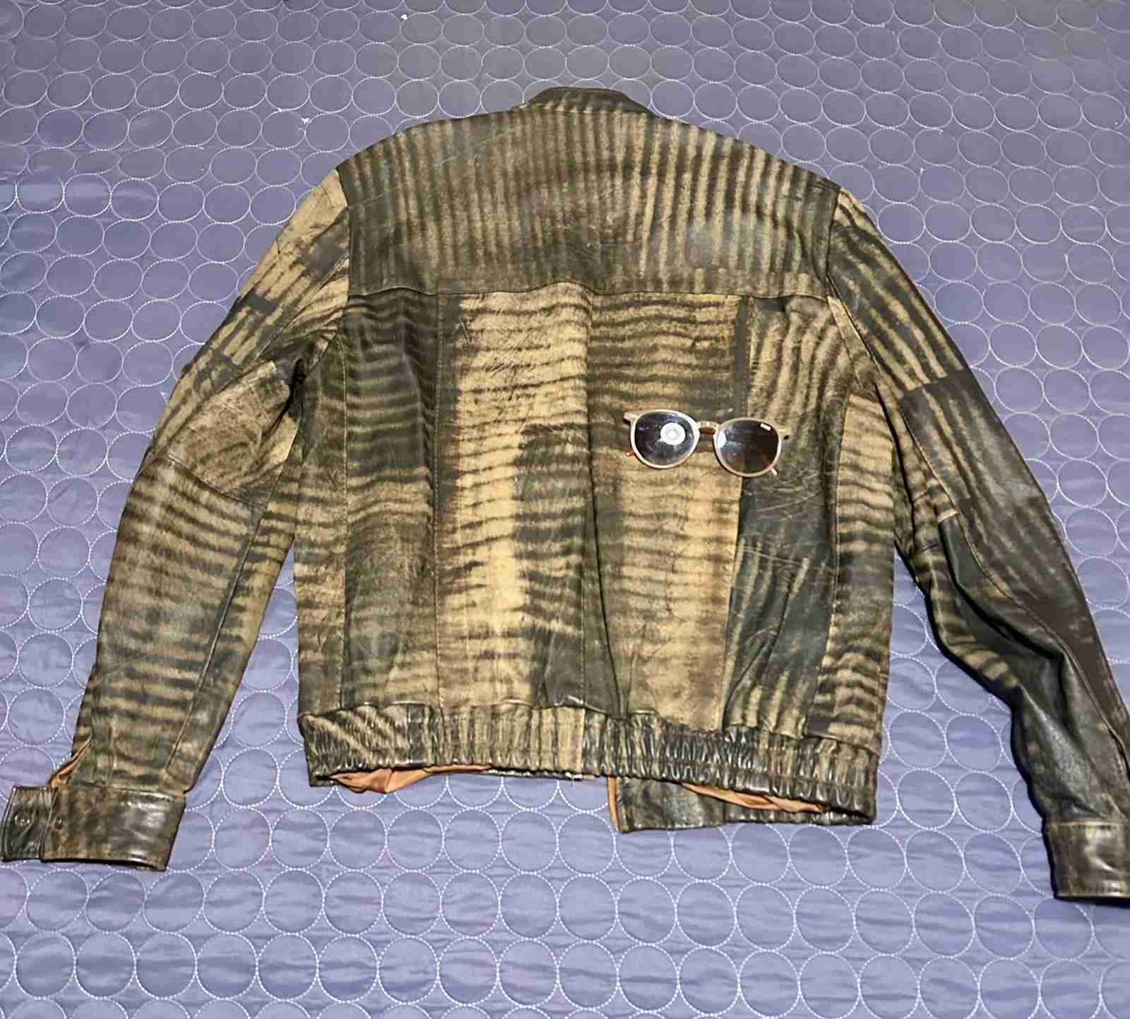 Chaqueta de cuero de vaca. - miniatura 1