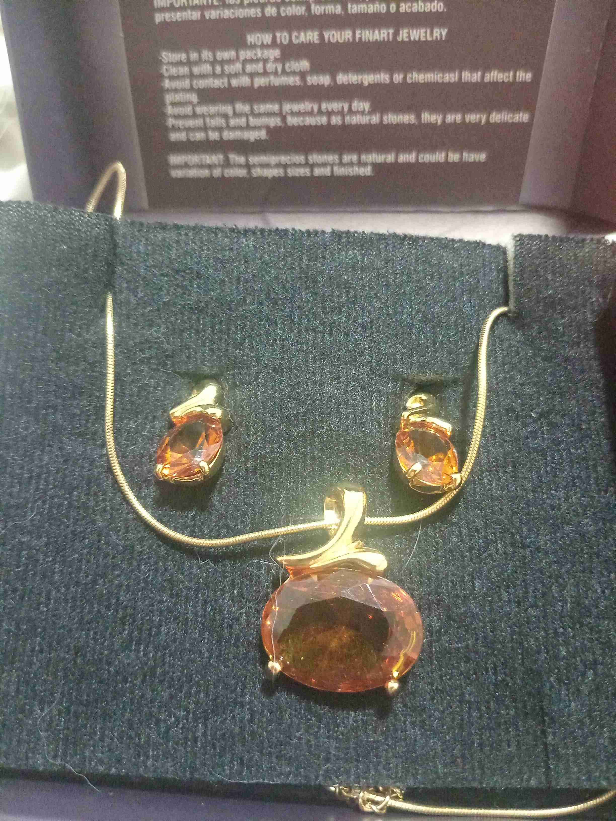 Collar dorado con perlas - 3