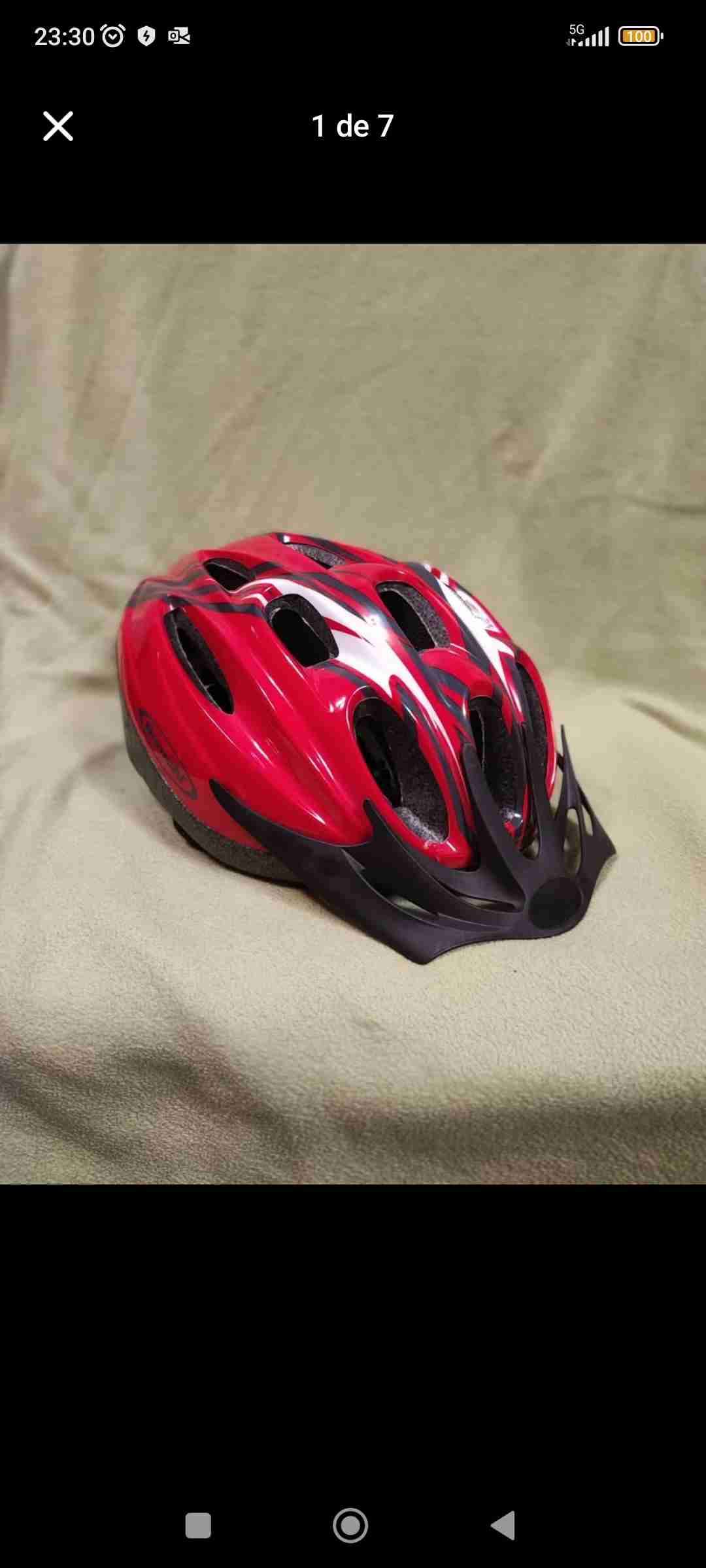 Casco de bicicleta rojo - miniatura 1