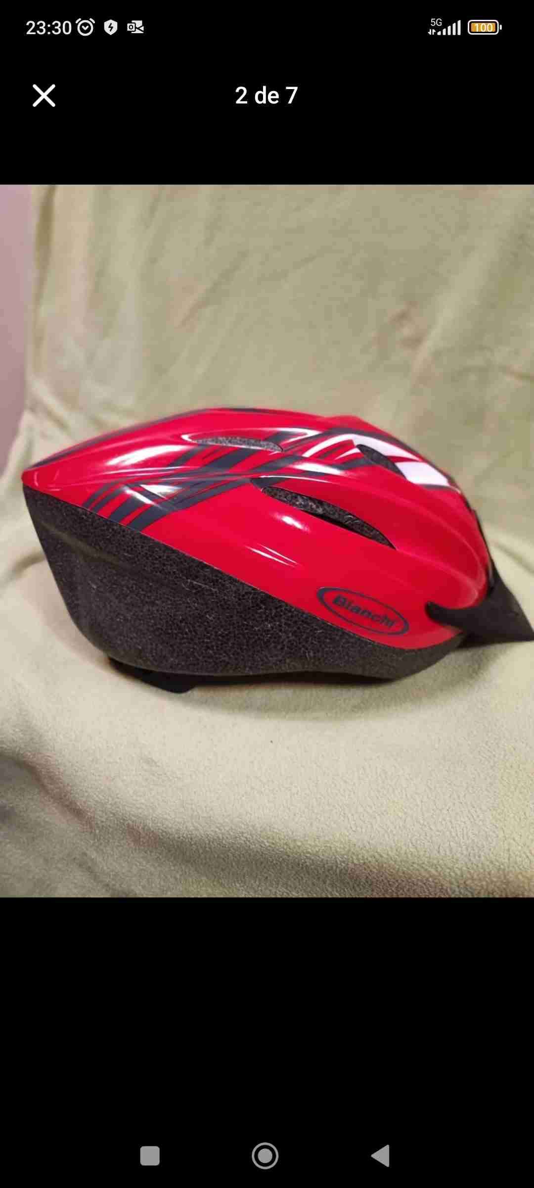 Casco de bicicleta rojo - miniatura 2