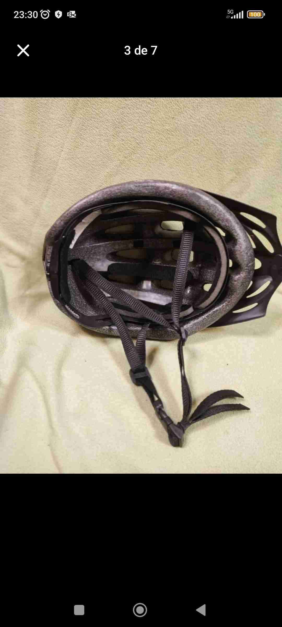 Casco de bicicleta rojo - miniatura 3