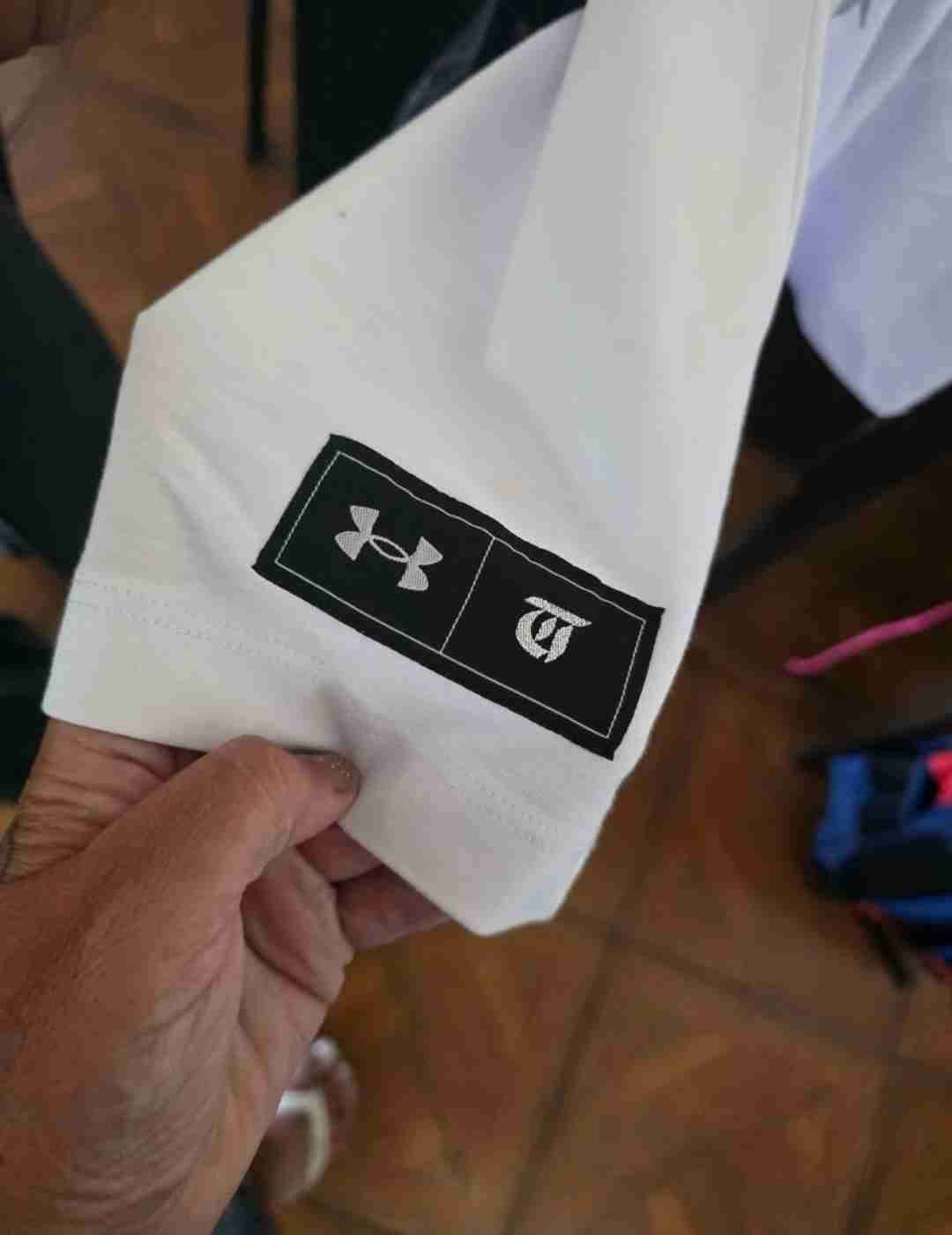 Polera gráfica blanca Under Armour - miniatura 3