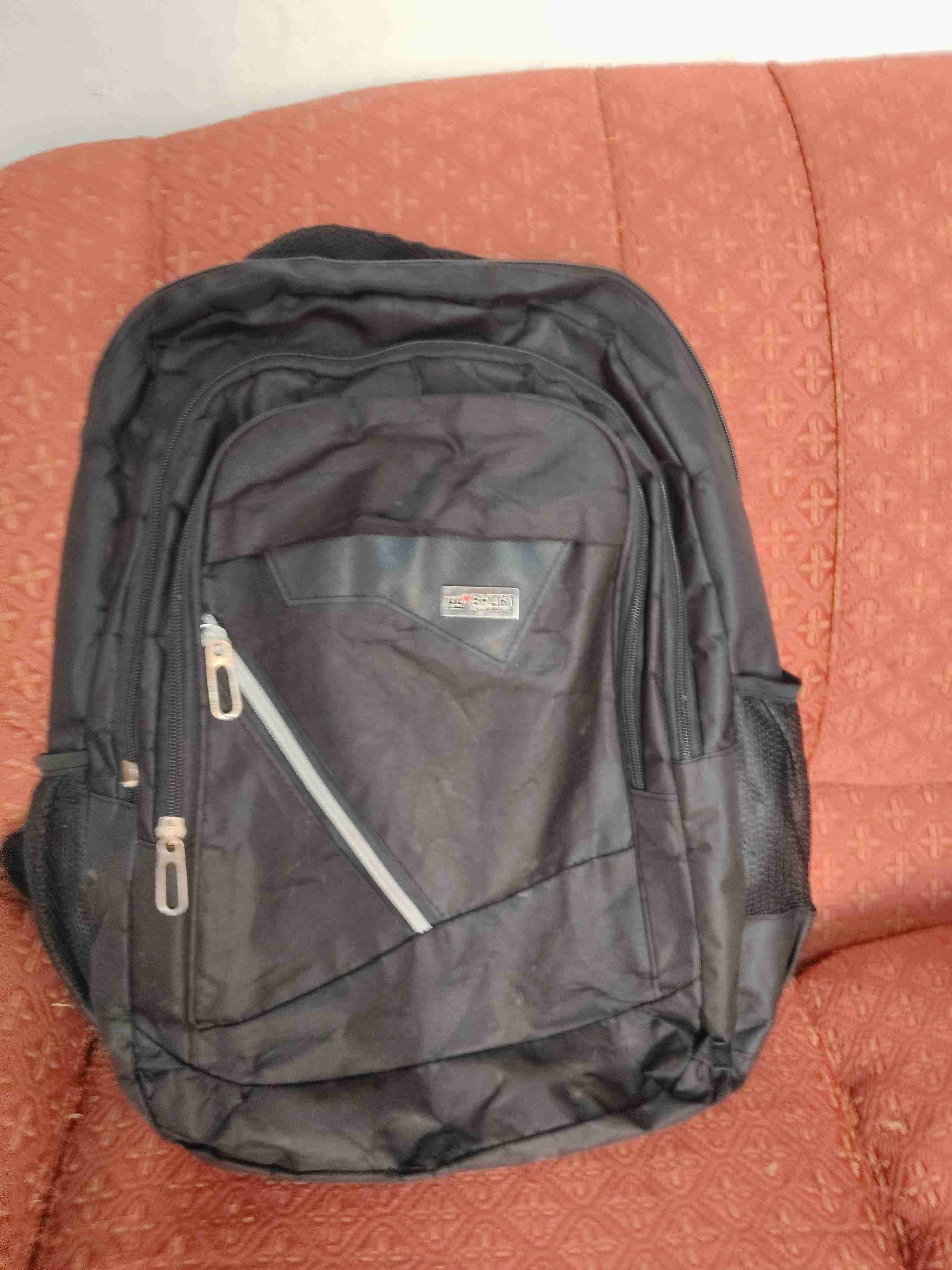 Mochila negra resistente