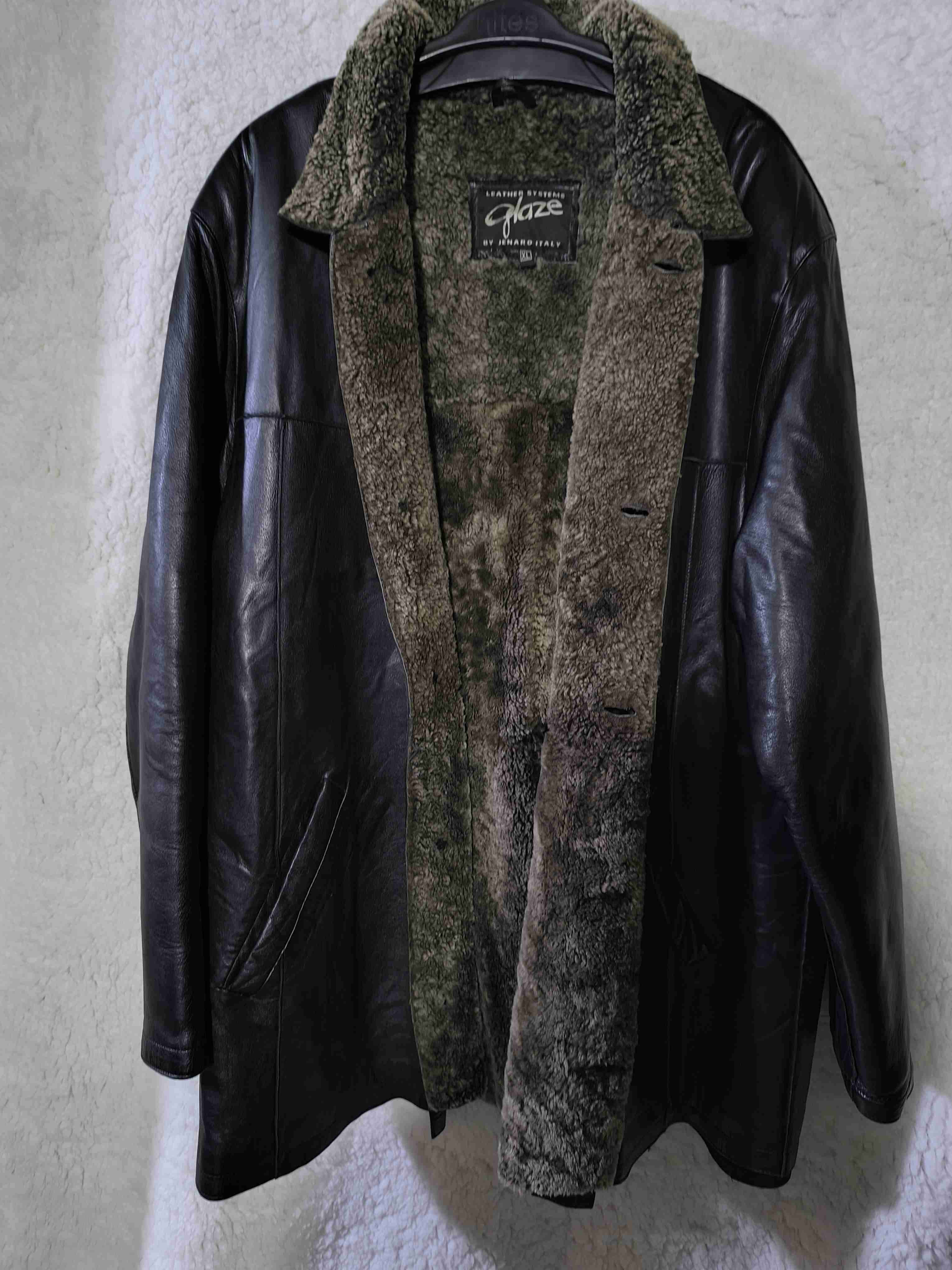 Abrigo de cuero negro - miniatura 2