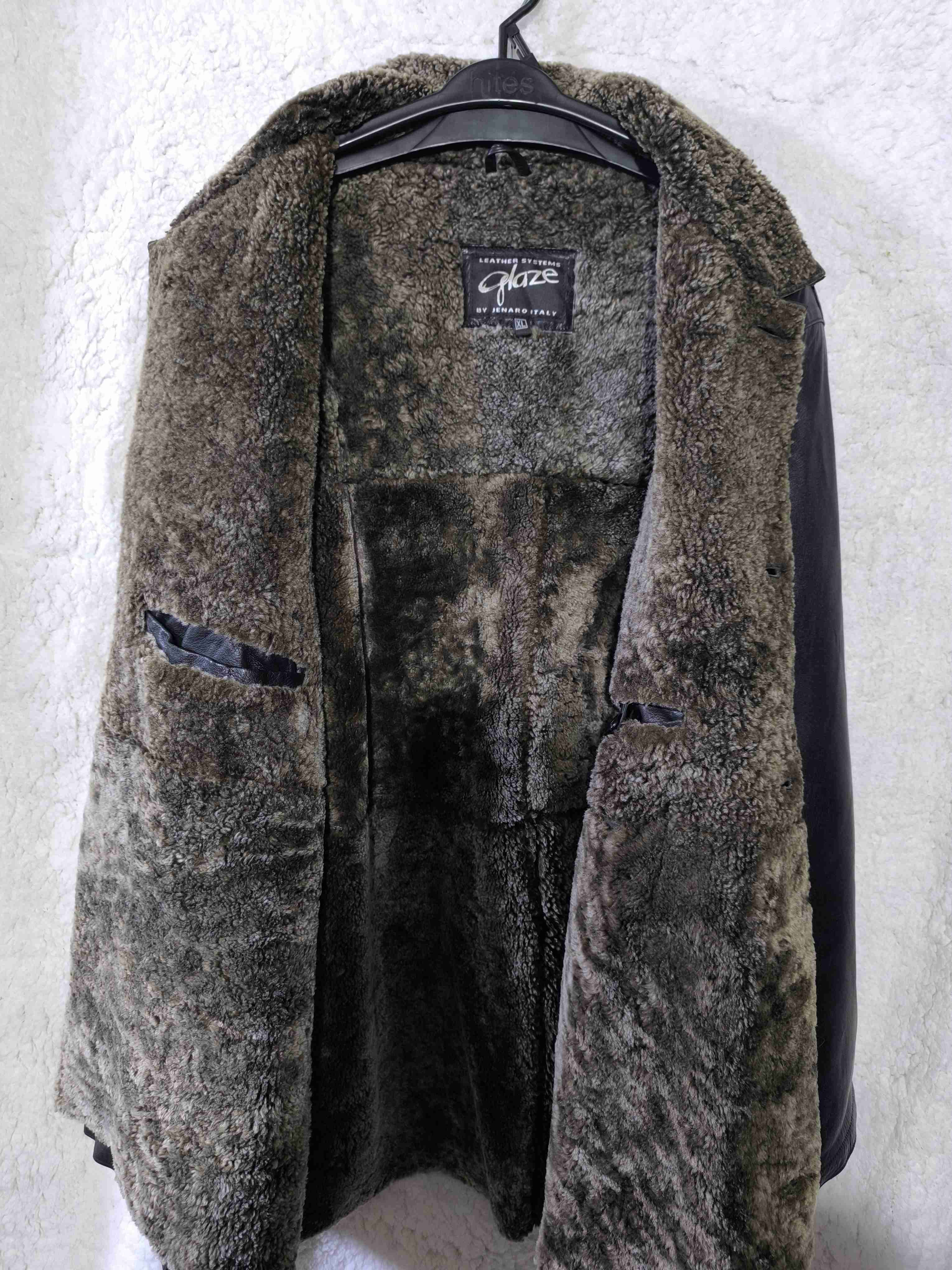 Abrigo de cuero negro - miniatura 3