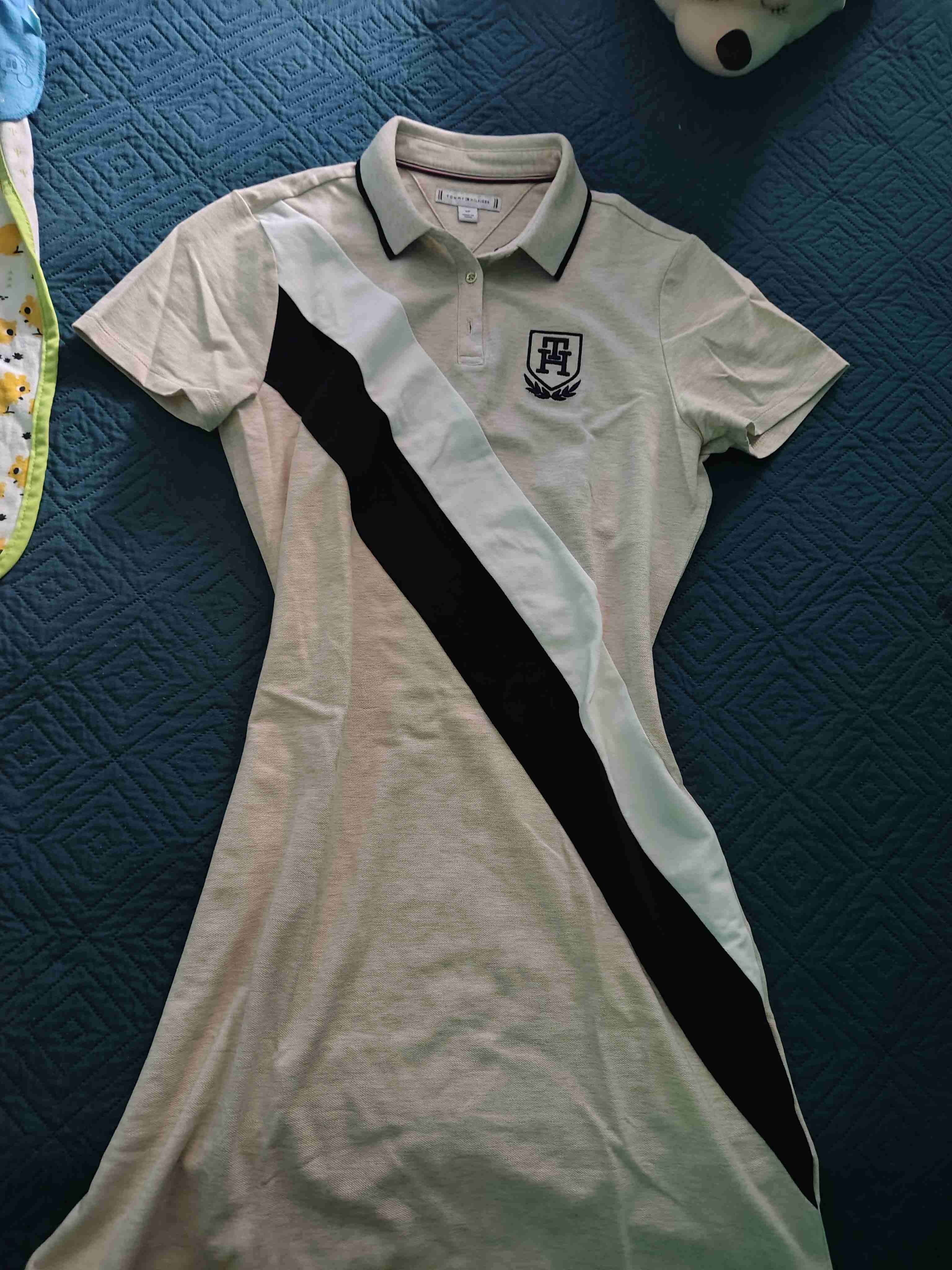 Vestido Tommy Hilfiger beige con diseño - 1