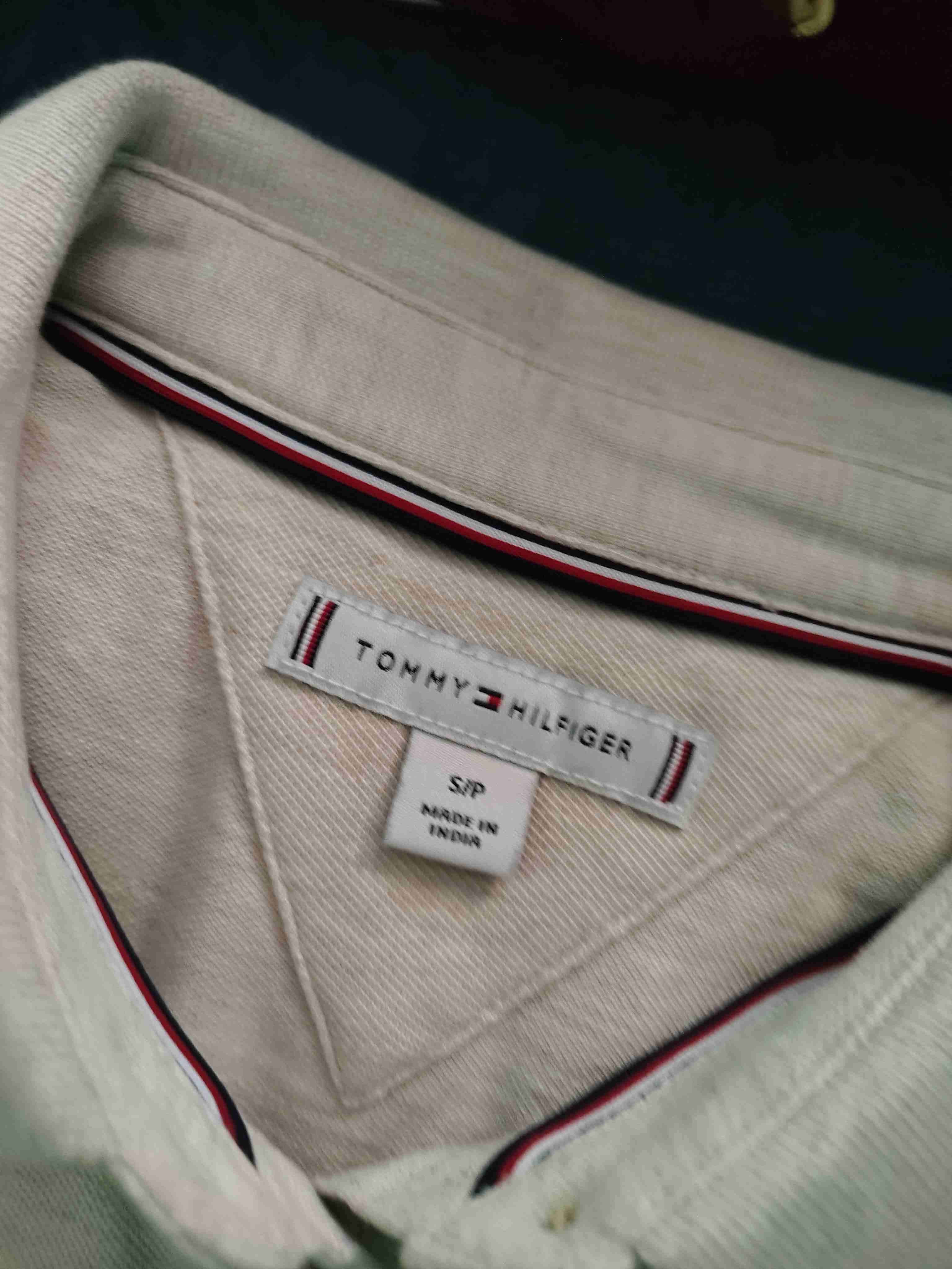 Vestido Tommy Hilfiger beige con diseño - 2