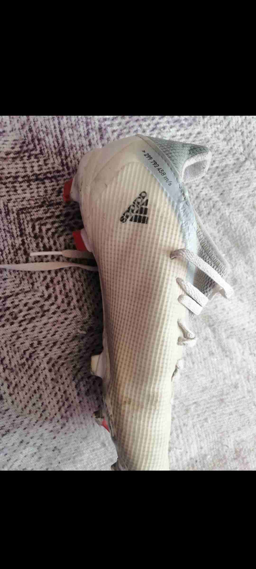 Zapatos de fútbol blancos - 1