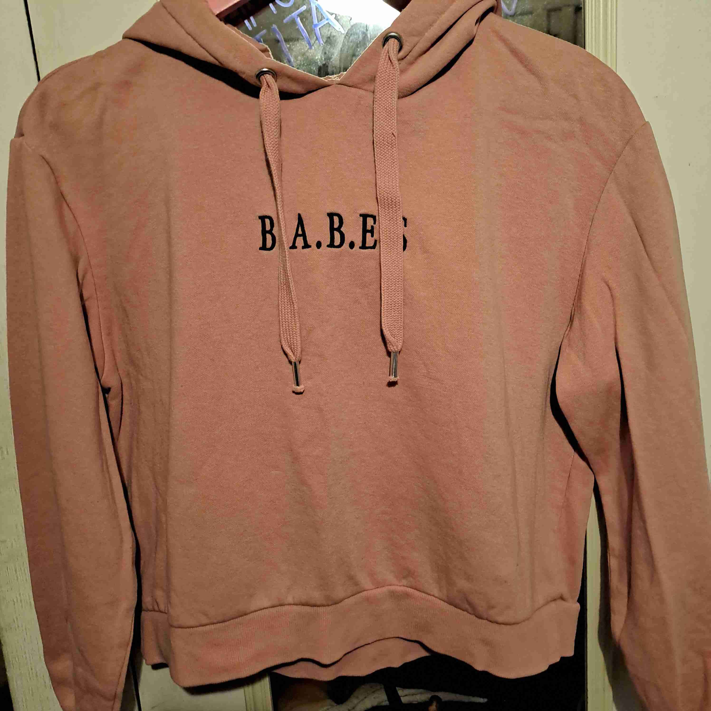 Polerón rosado con capucha - miniatura 1