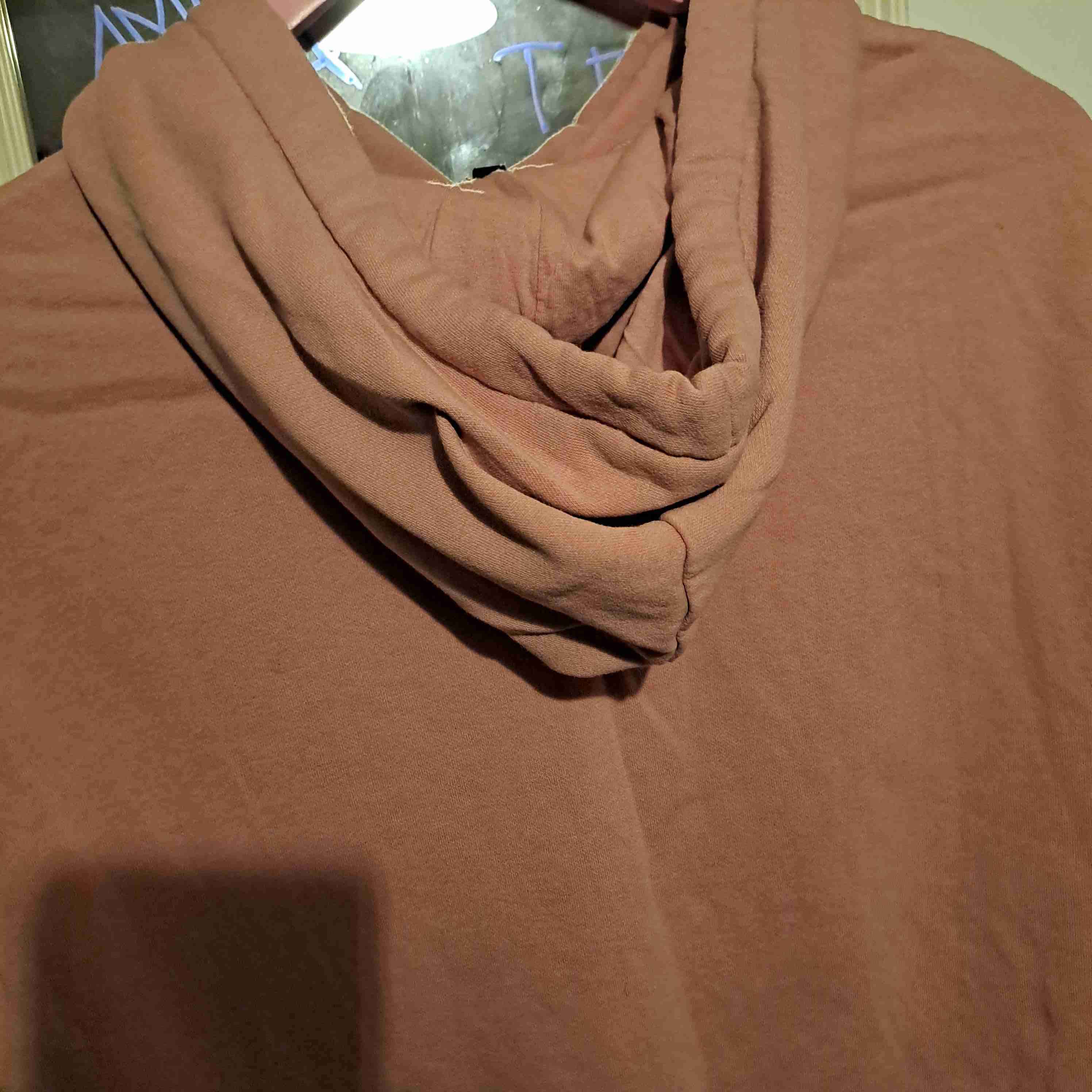 Polerón rosado con capucha - miniatura 4