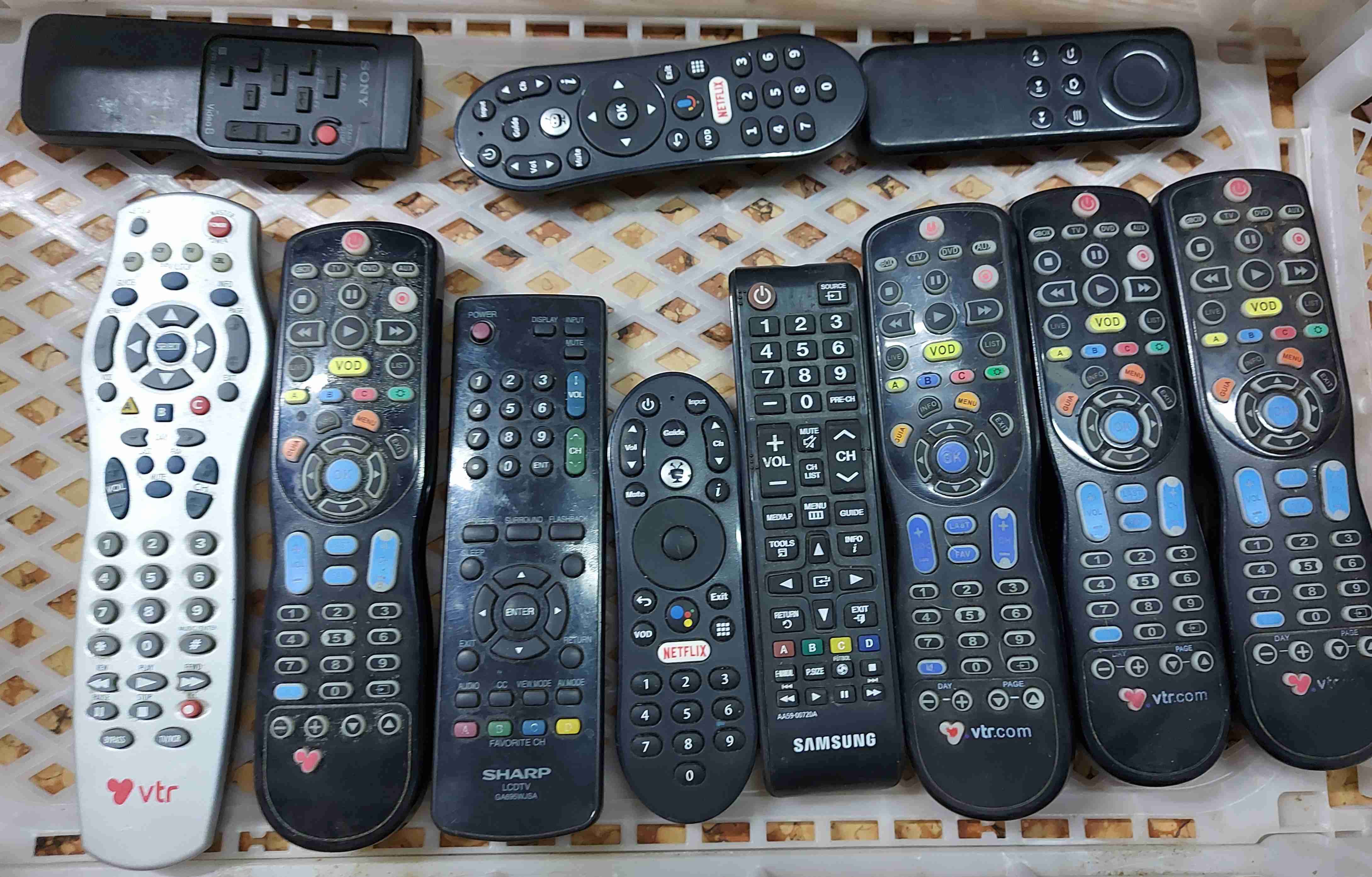 Lote de controles remotos usados