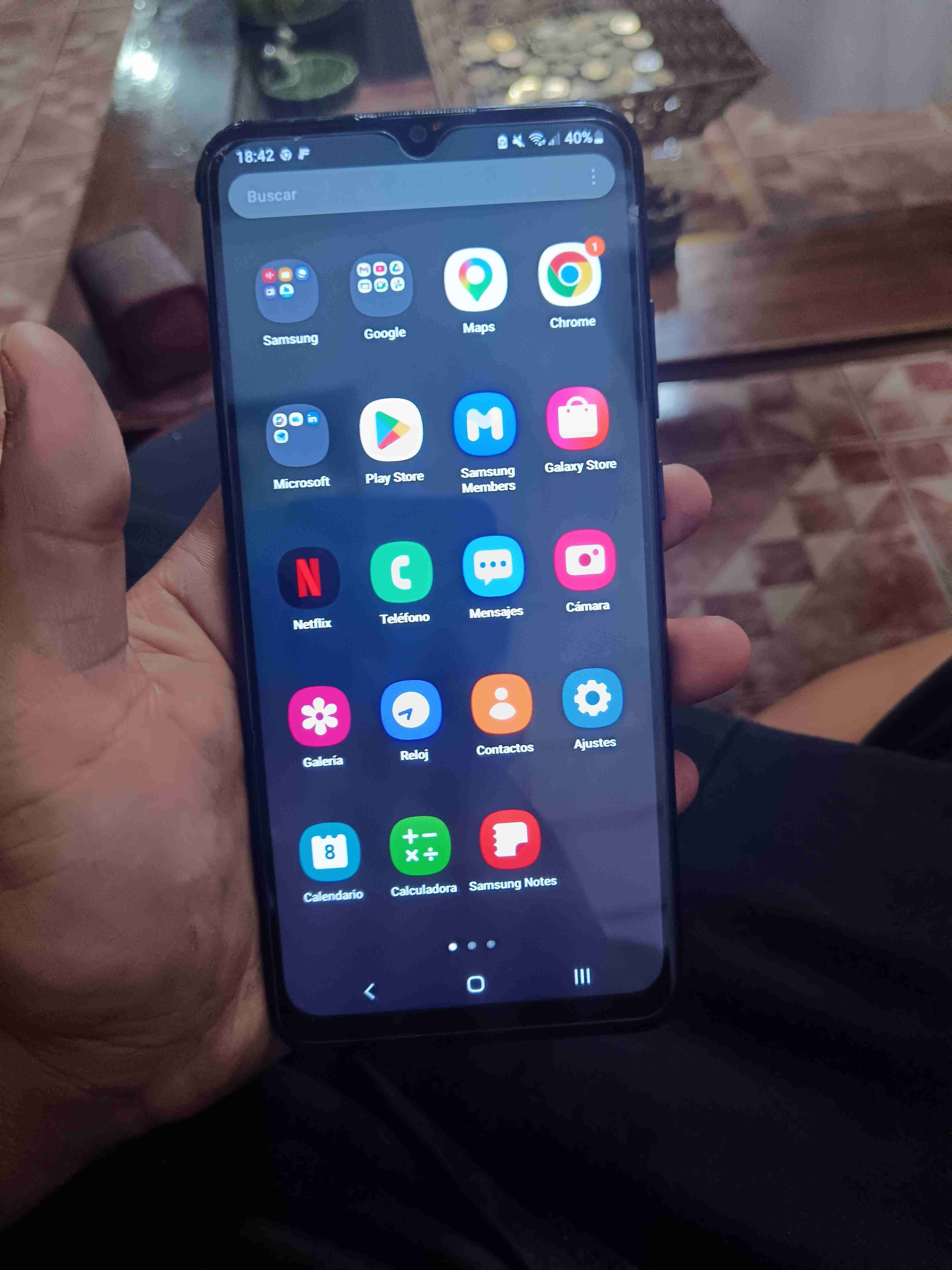 Smartphone moderno en buen estado - miniatura 6