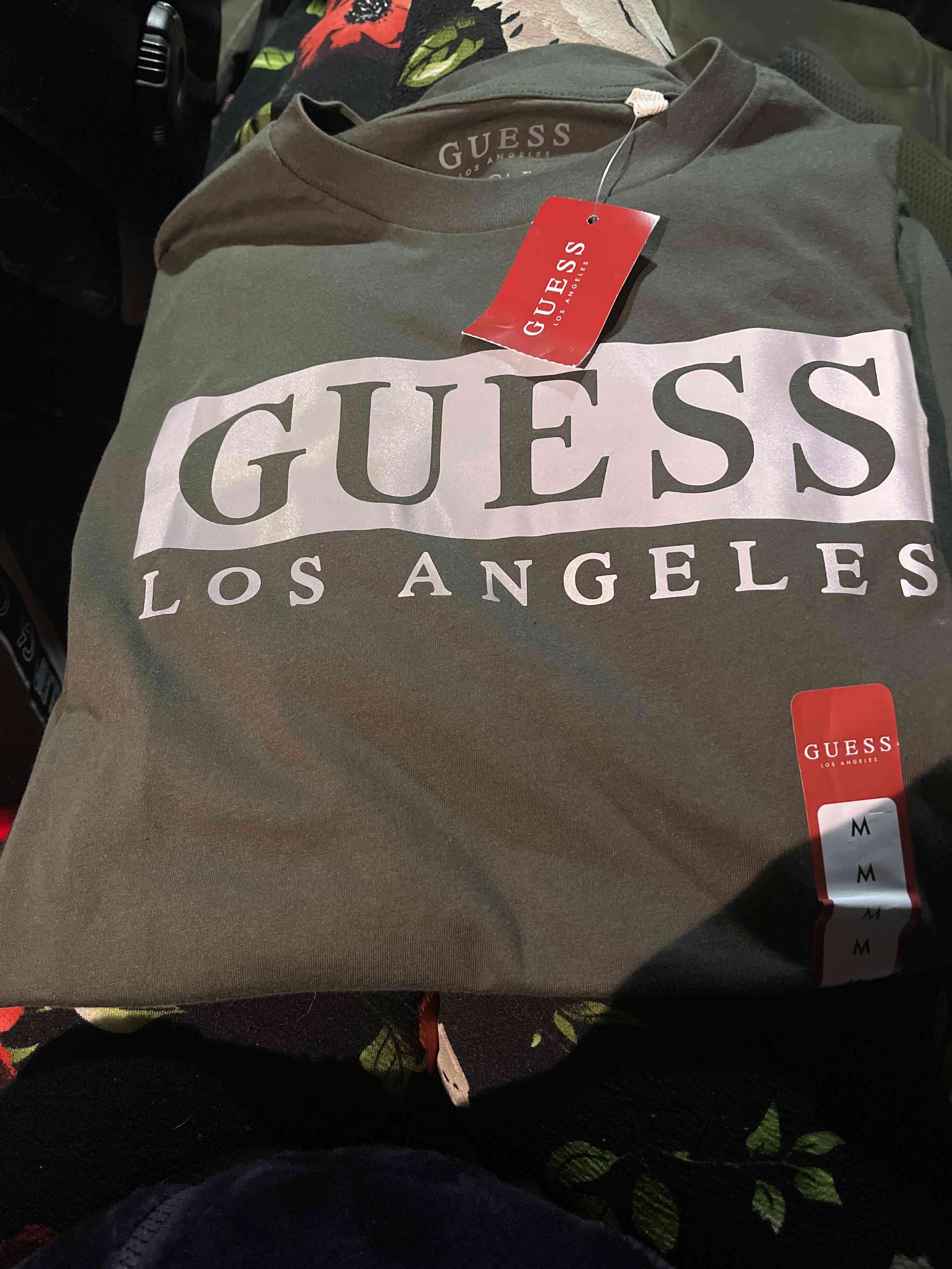 Polera GUESS Los Angeles verde ORIGINAL