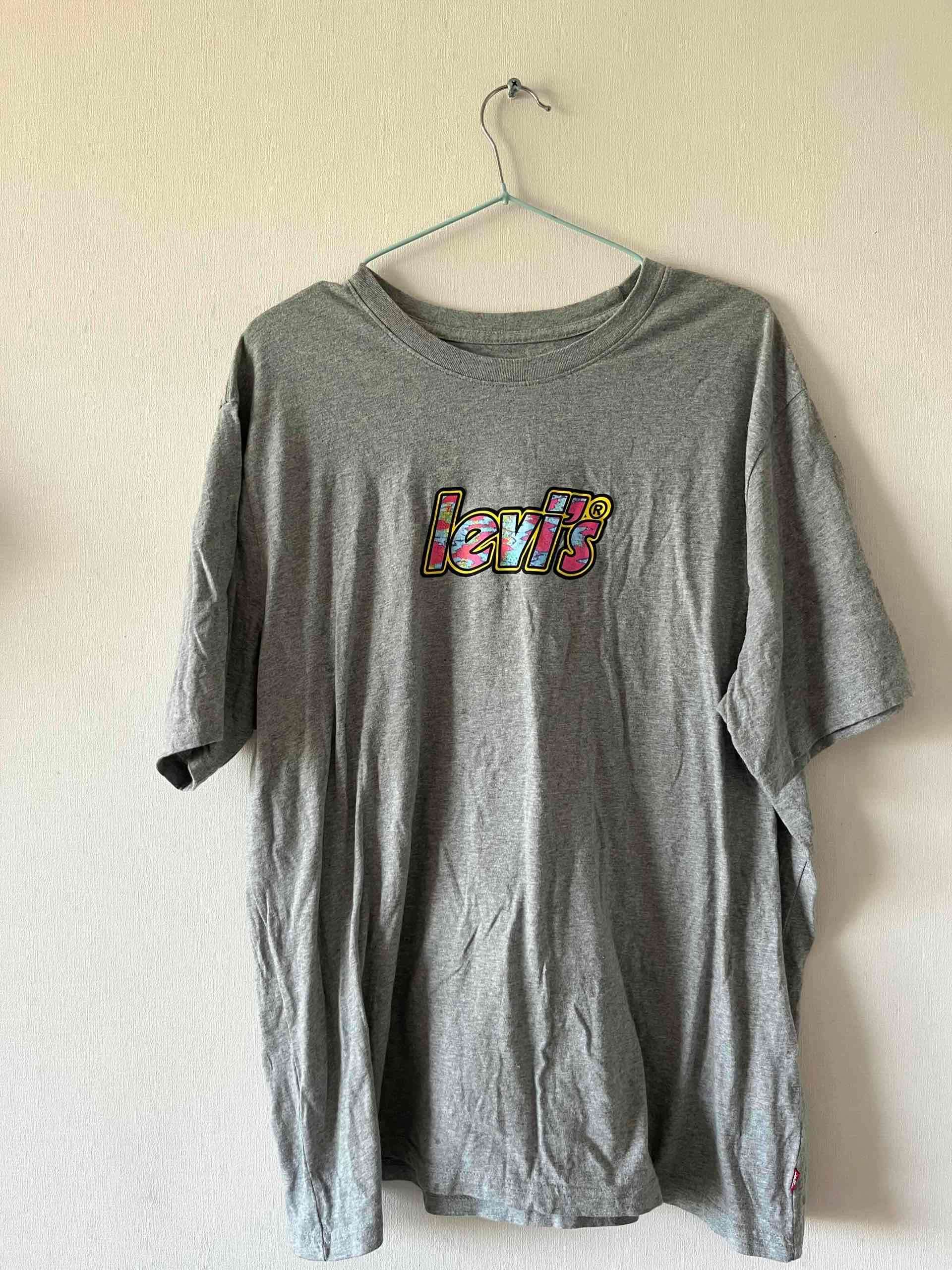 Polera gris Levi's talla L - miniatura 1