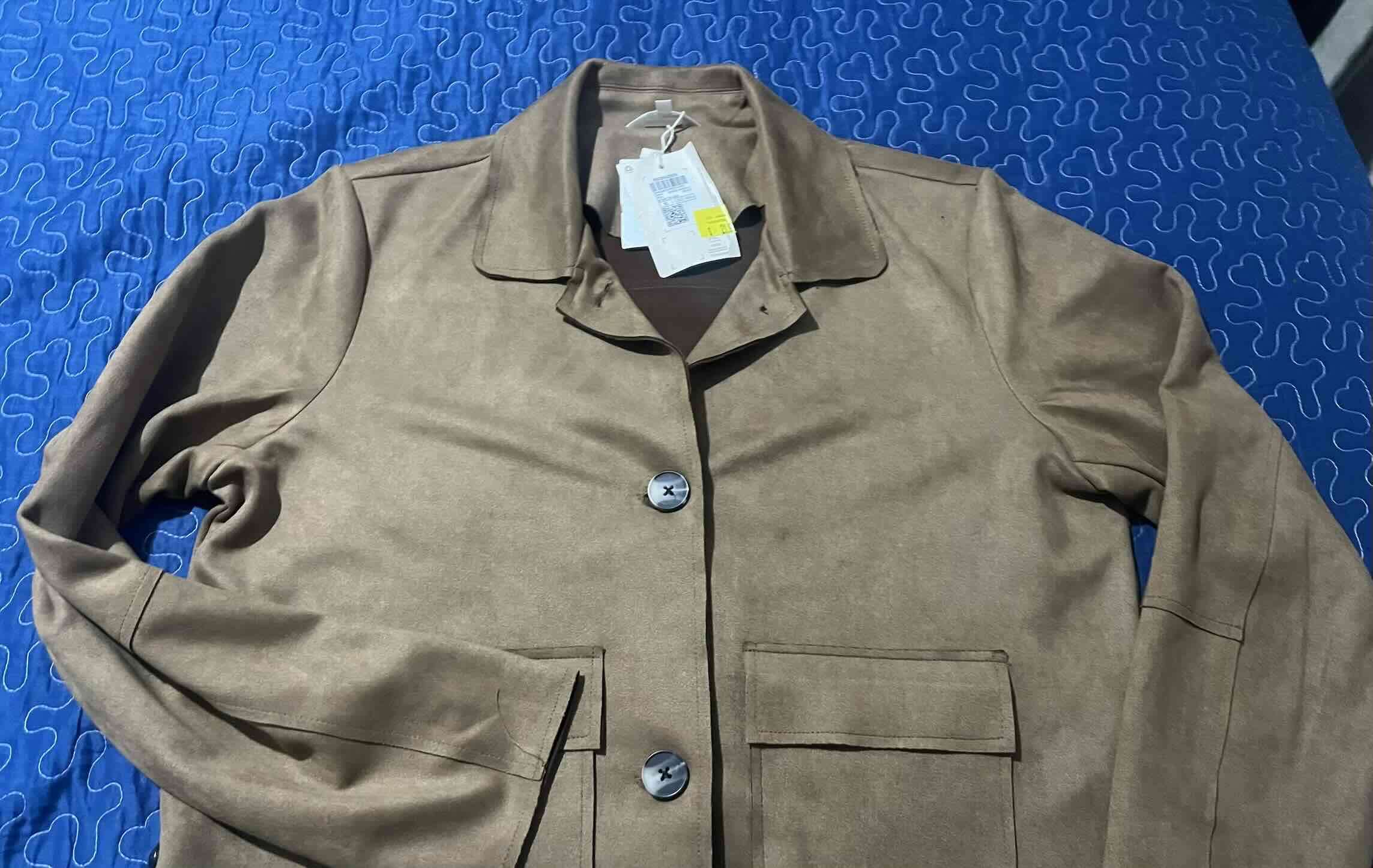 Chaqueta beige nueva