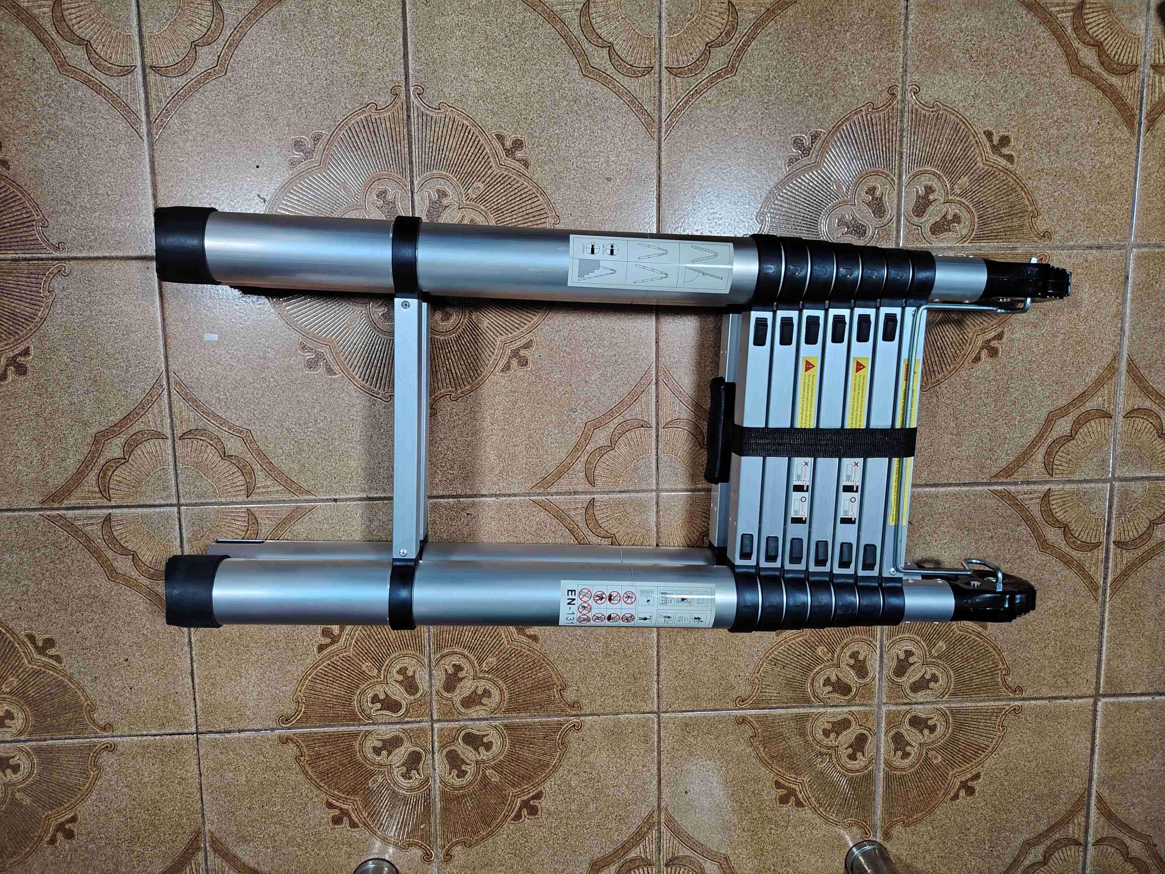 Escalera telescópica plegable - miniatura 2