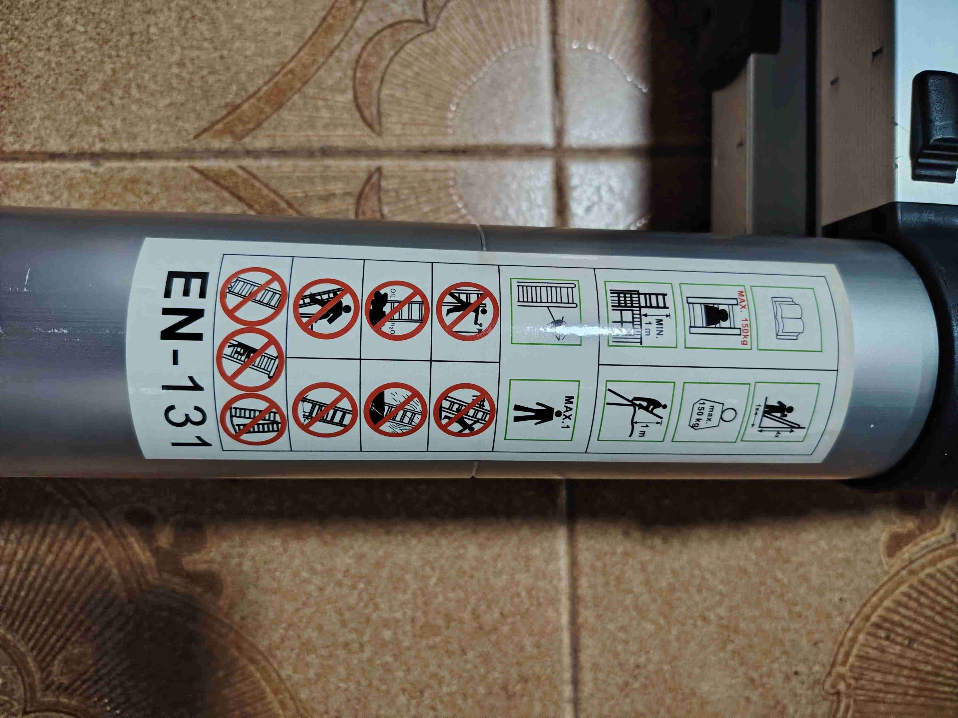 Escalera telescópica plegable - miniatura 5