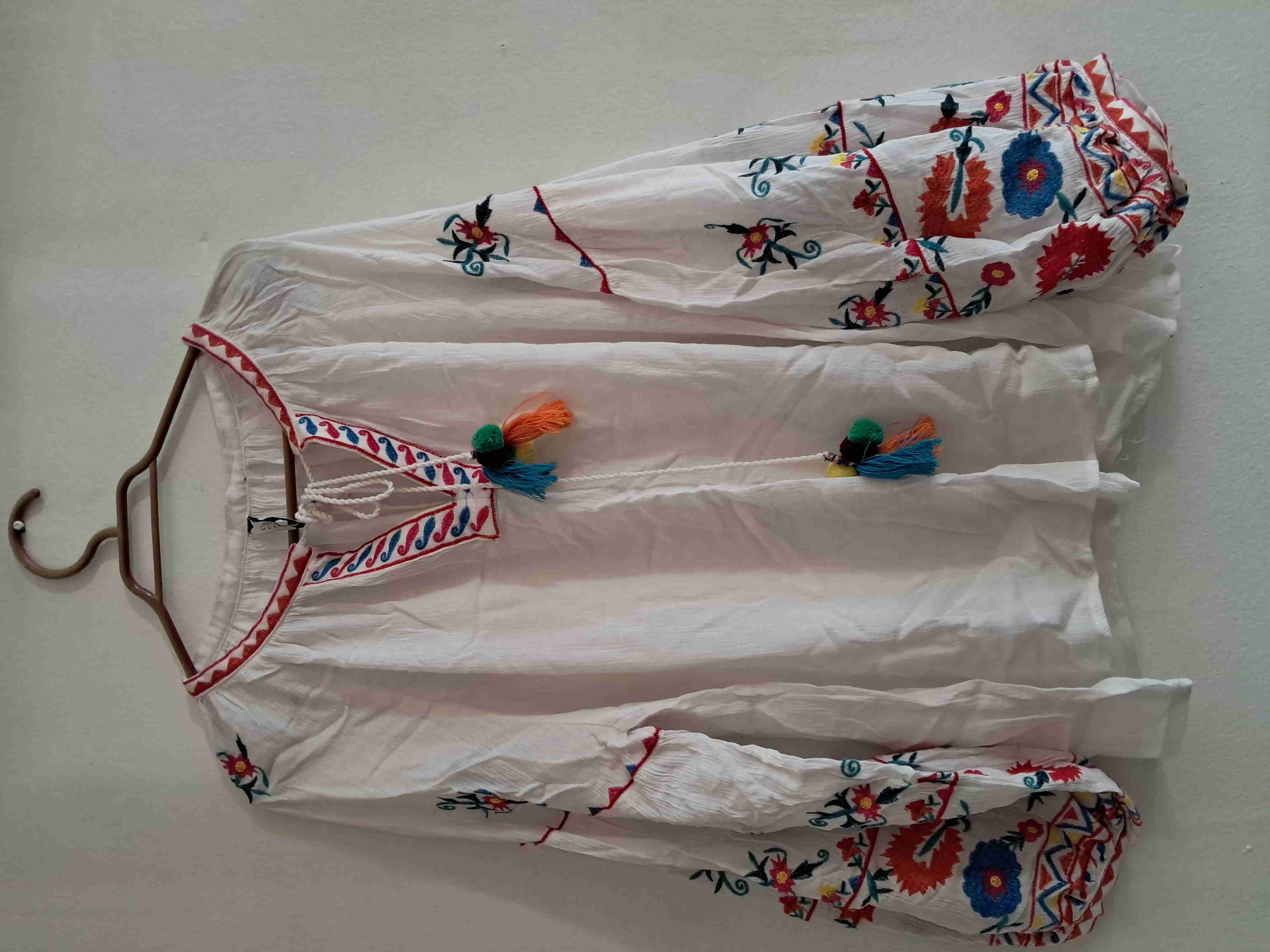 Blusa bohemia bordada blanca