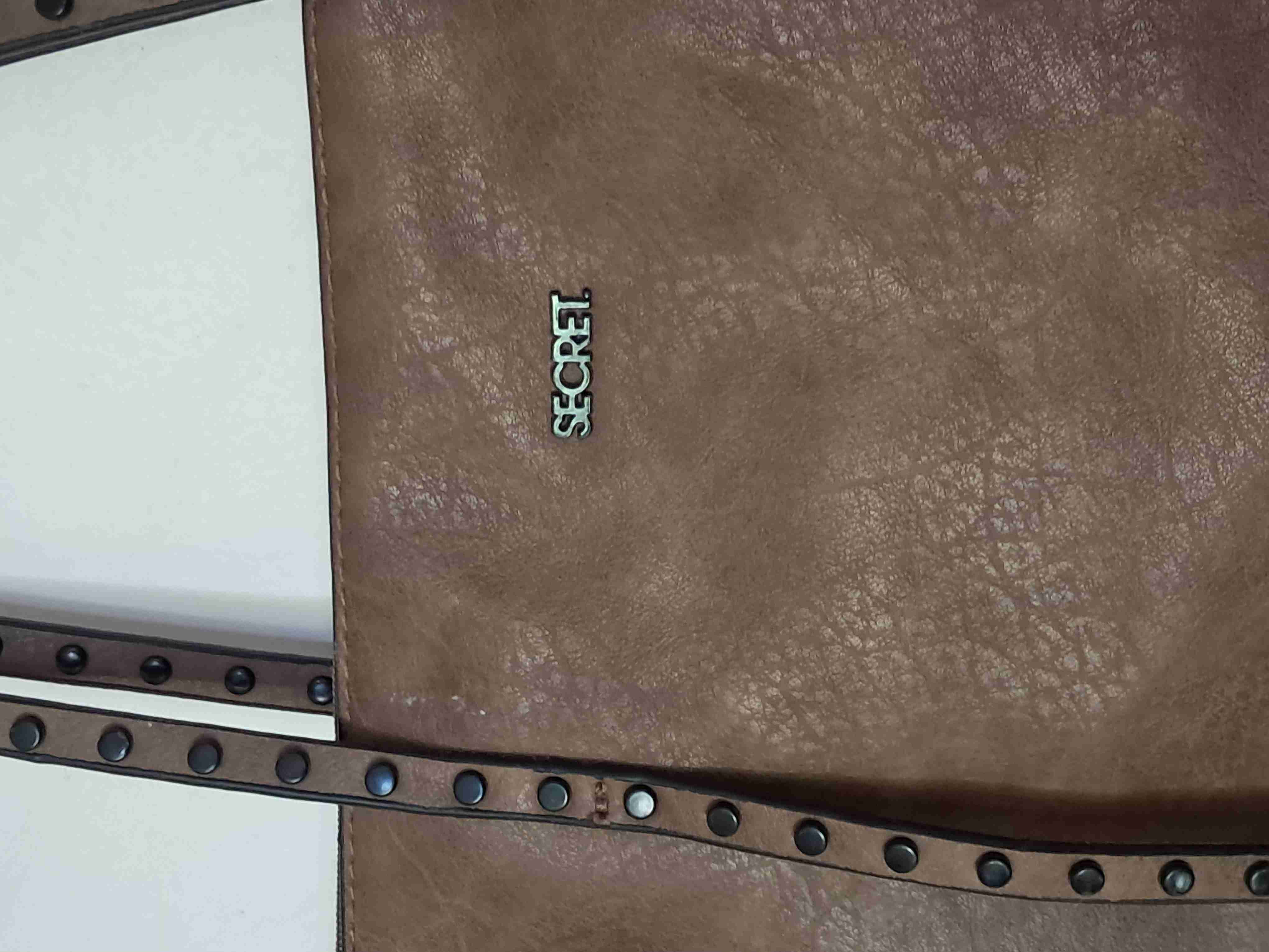 Bolso marrón Secret con tachas - miniatura 1