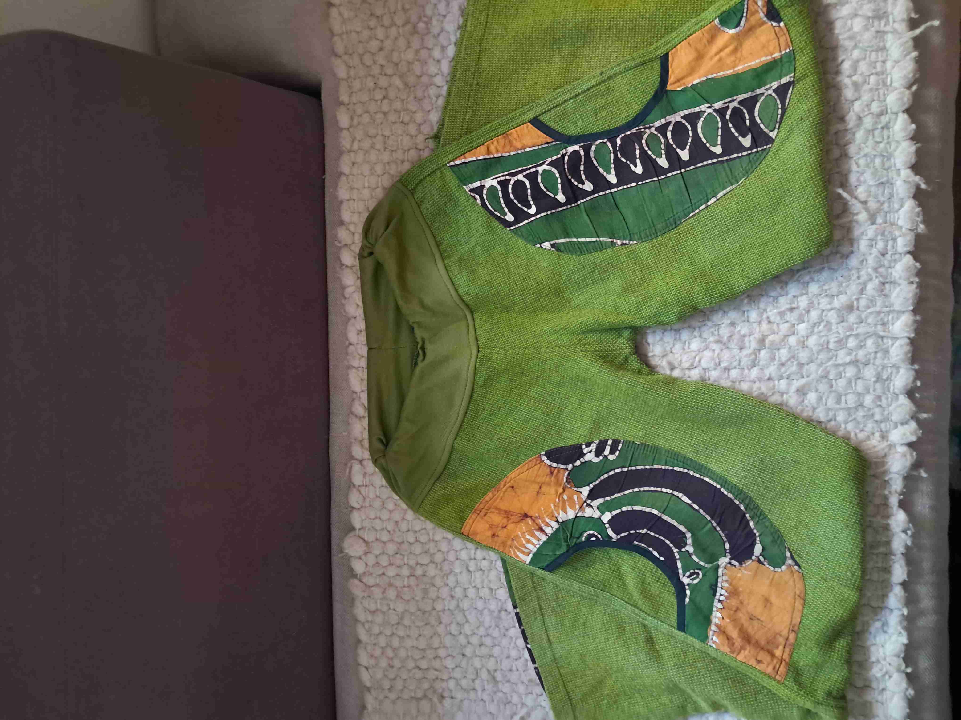 Pantalones verdes con diseño étnico - miniatura 2