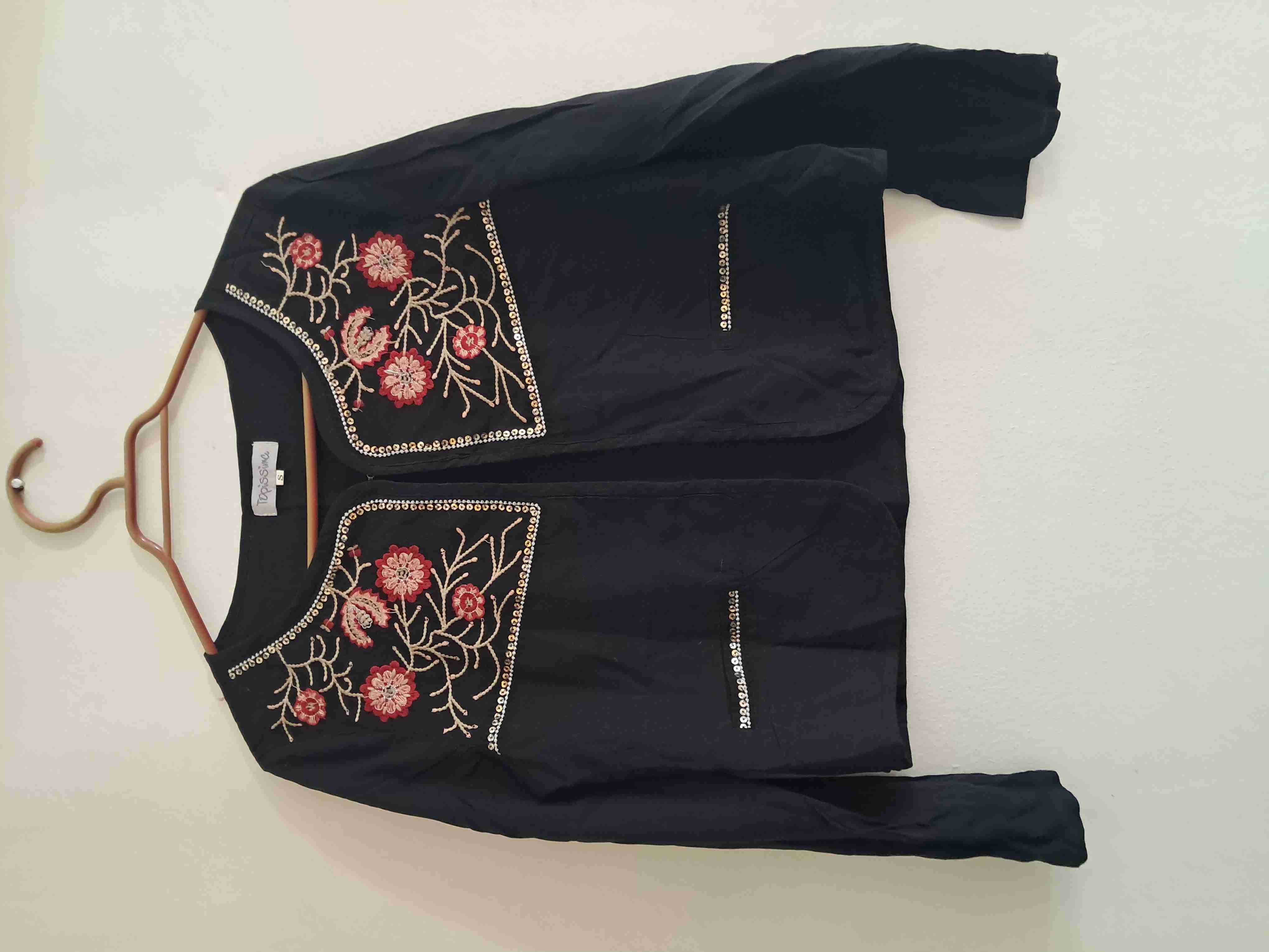 Chaqueta negra bordada delgada - 1