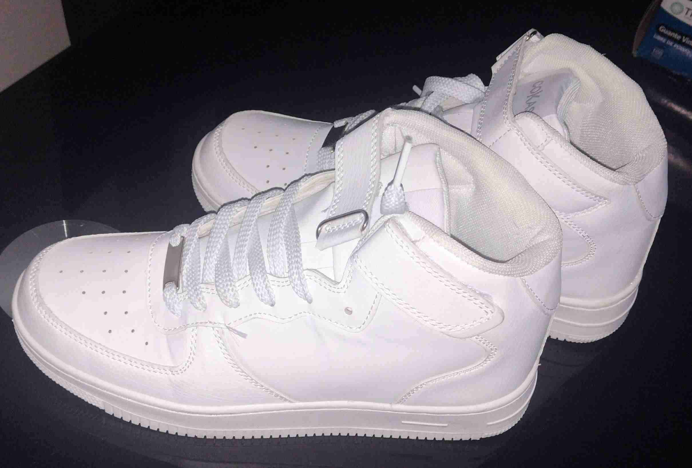 Zapatillas deportivas blancas - 1