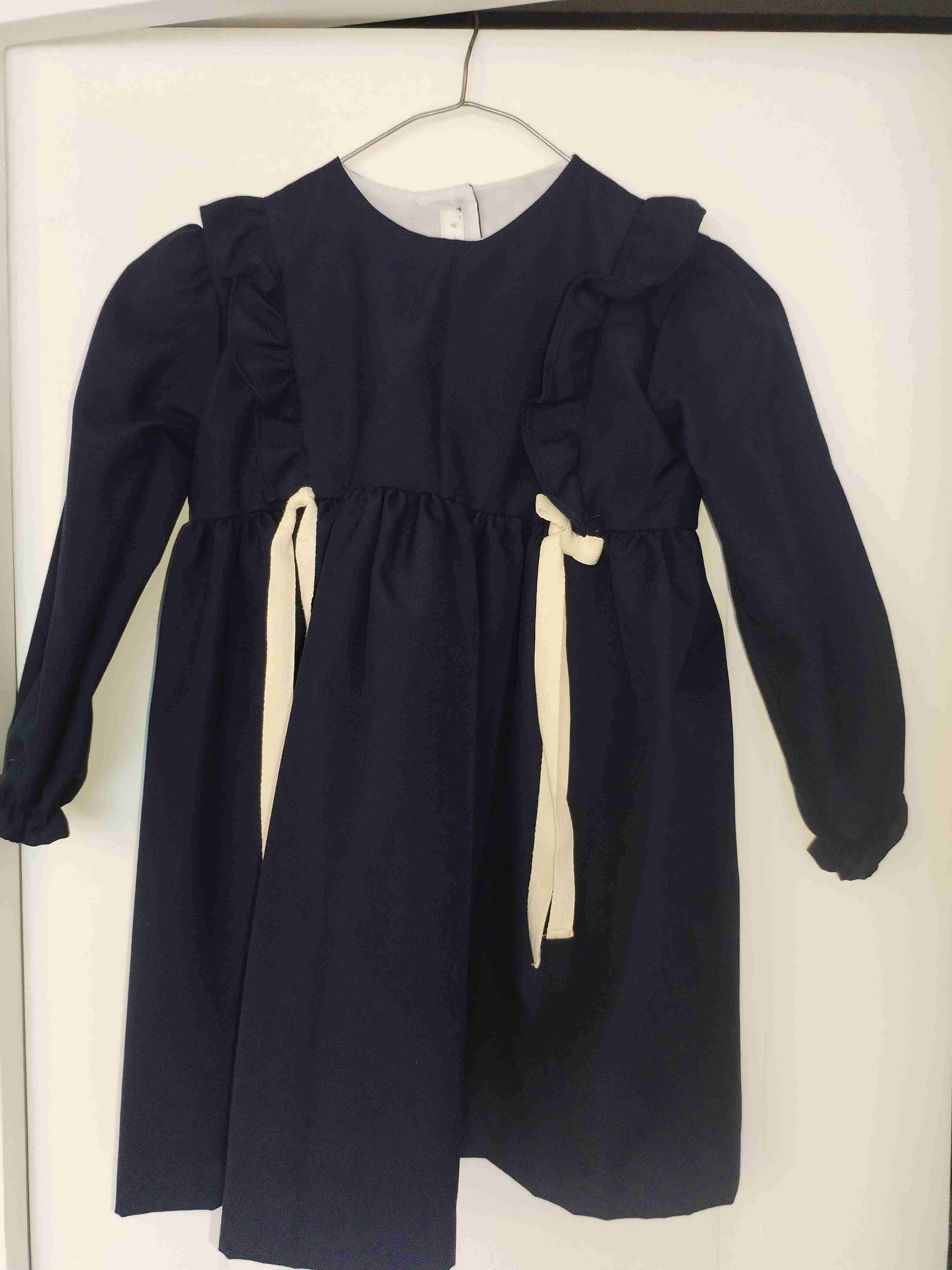 Vestido azul con vuelos - 1