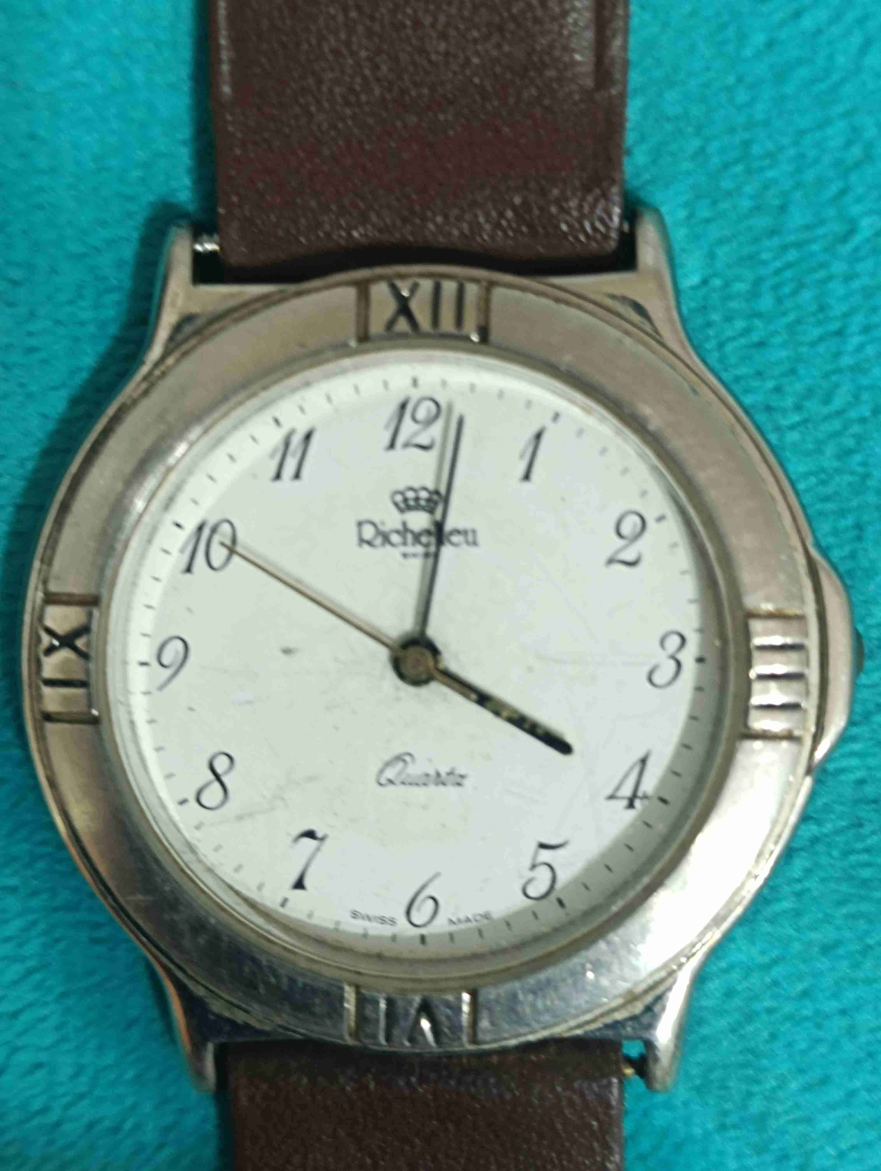 Reloj Richelieu en cuero marrón