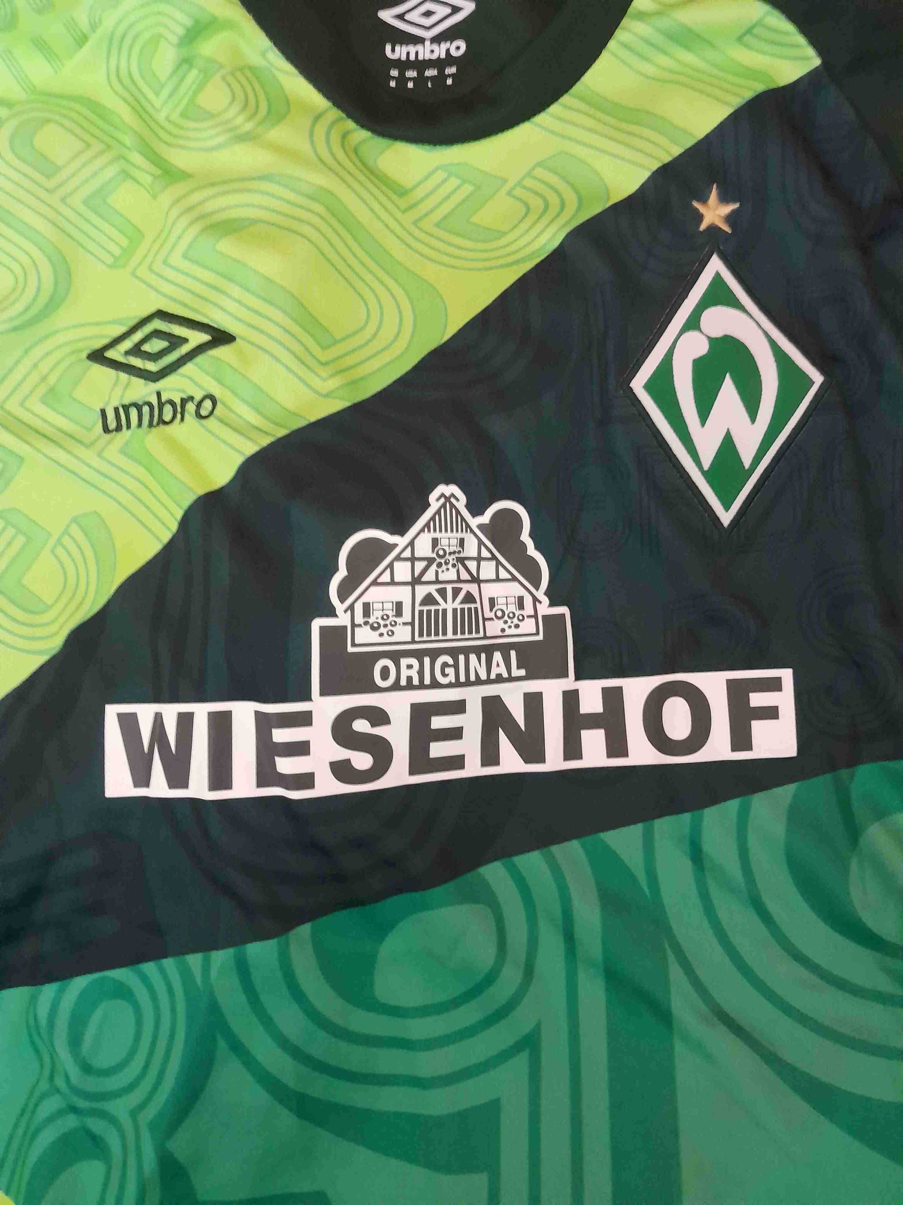 Camiseta deportiva verde Umbro - 3