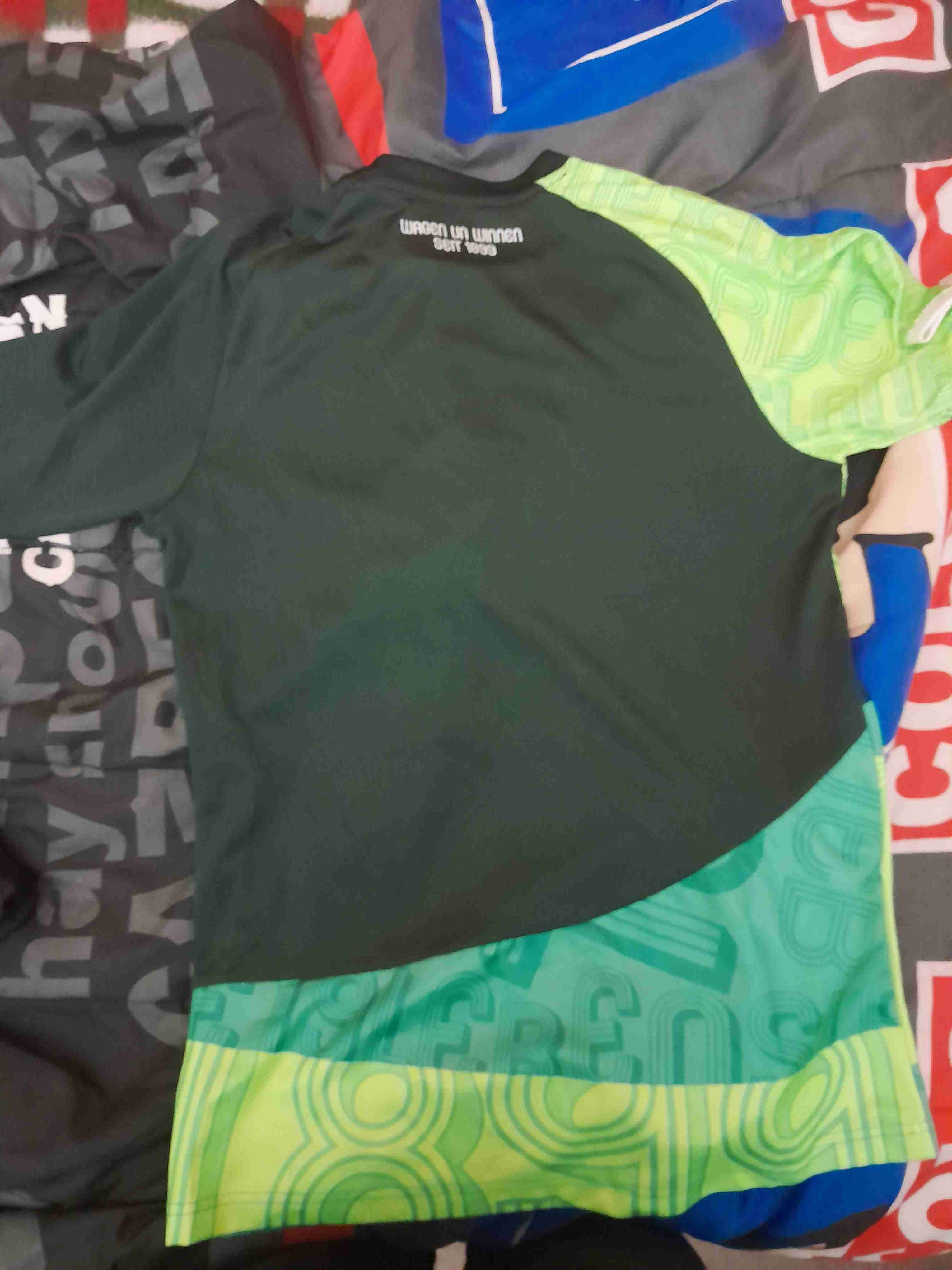 Camiseta deportiva verde Umbro - 4