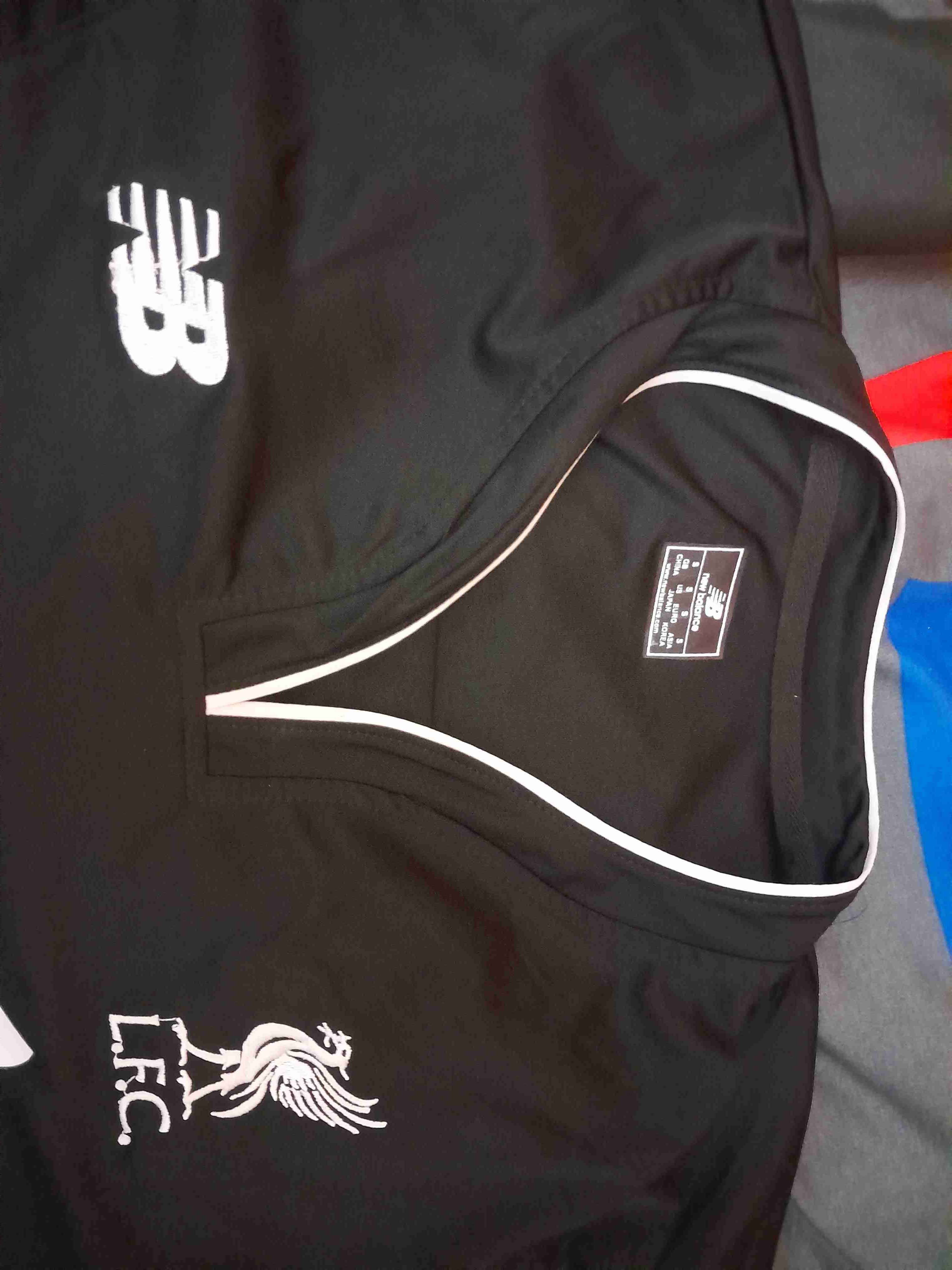 Camiseta negra Liverpool FC - miniatura 2