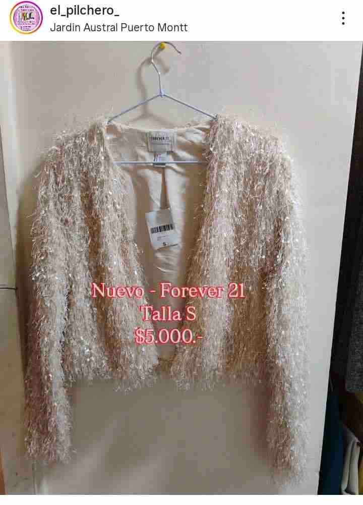 Elegante Chaqueta peluda nueva Forever 21