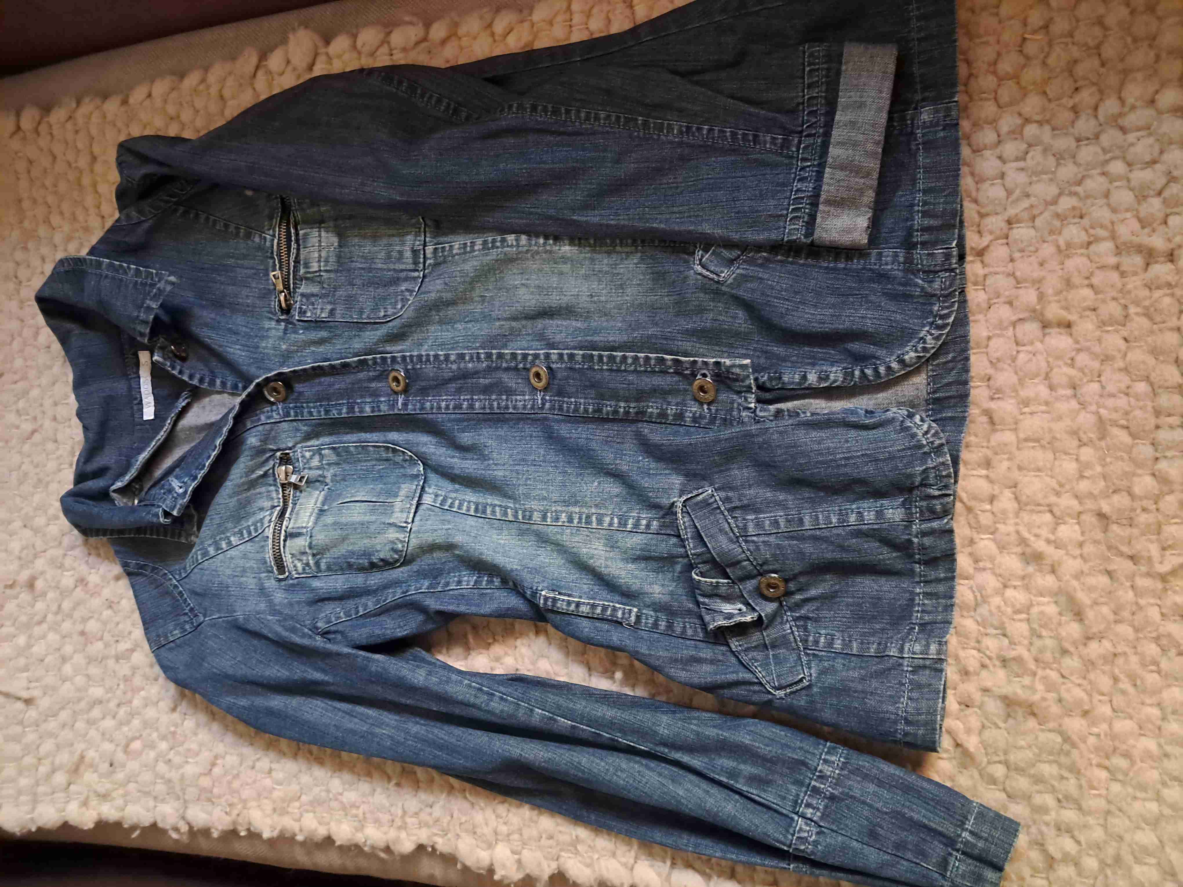 Chaqueta de mezclilla con bolsillos - miniatura 1