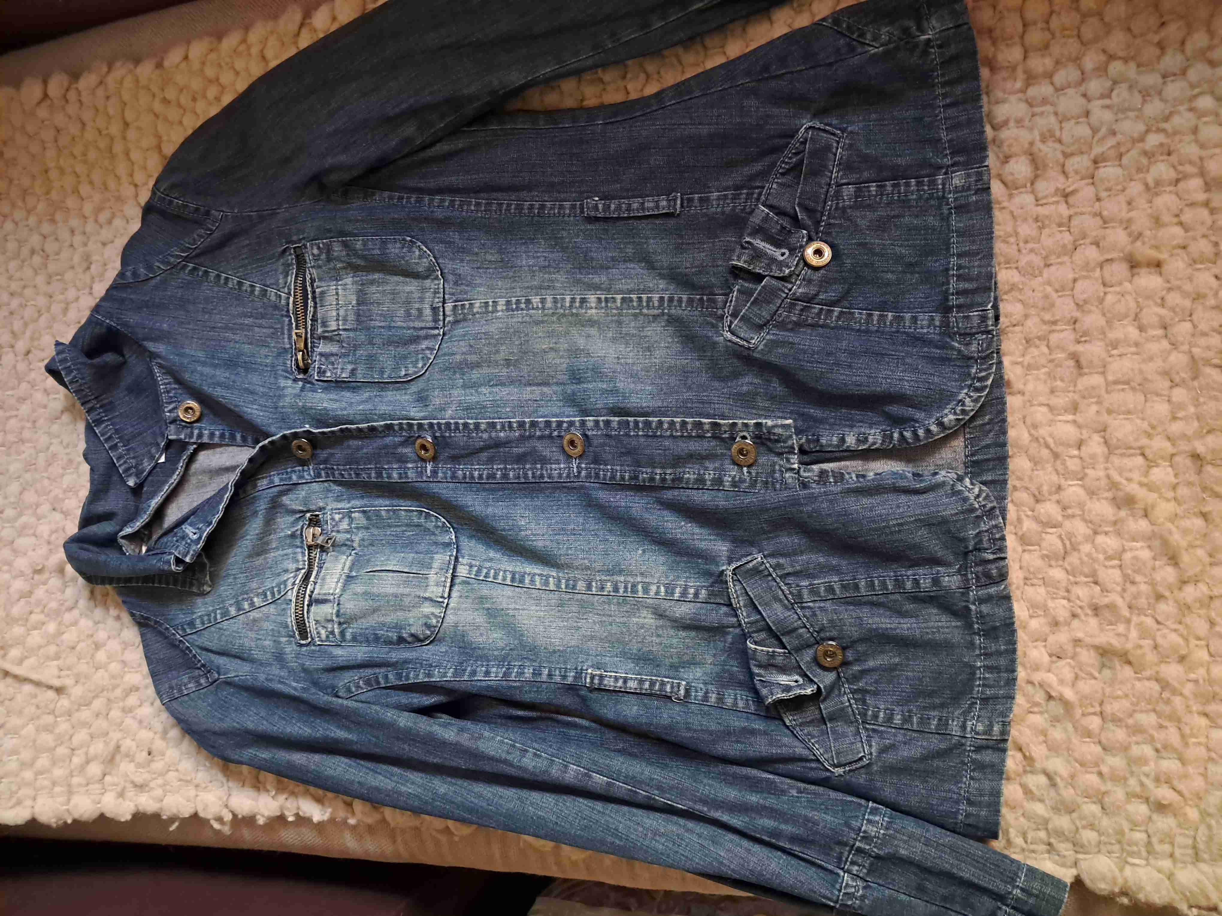 Chaqueta de mezclilla con bolsillos - miniatura 2