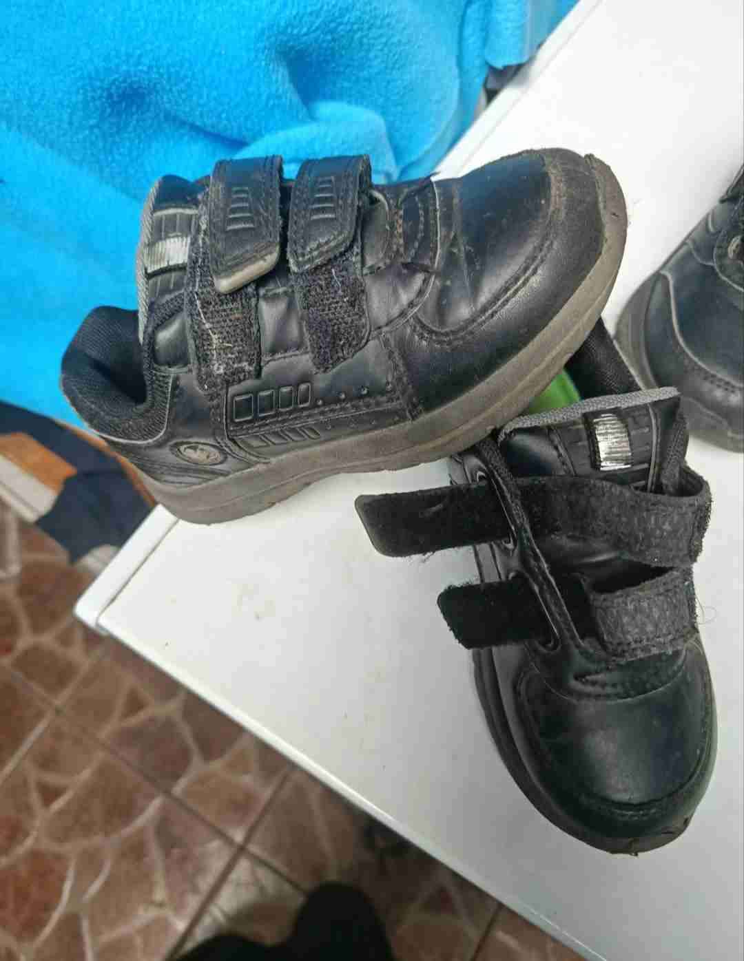 Abrigo negro con capucha - 2