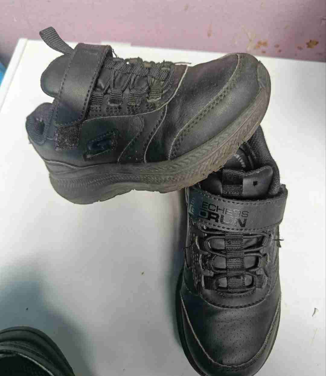 Abrigo negro con capucha - 3