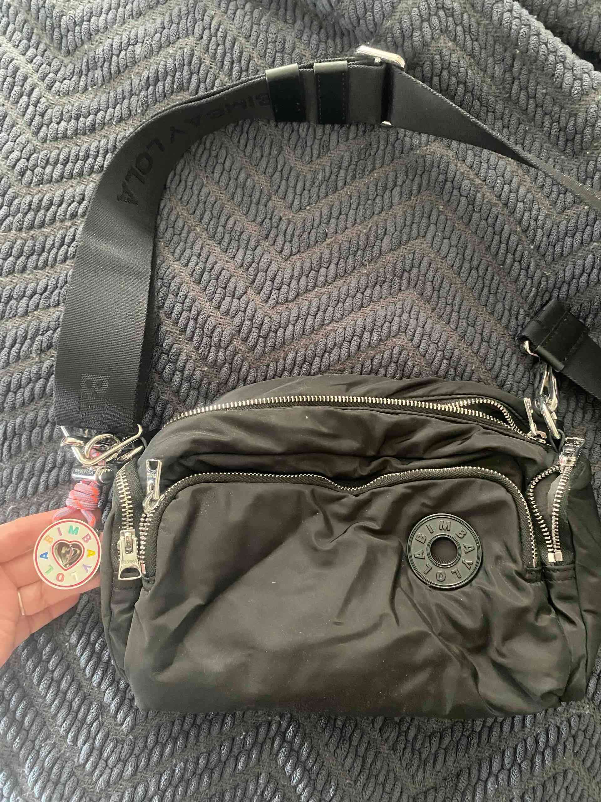 Riñonera negra con logo