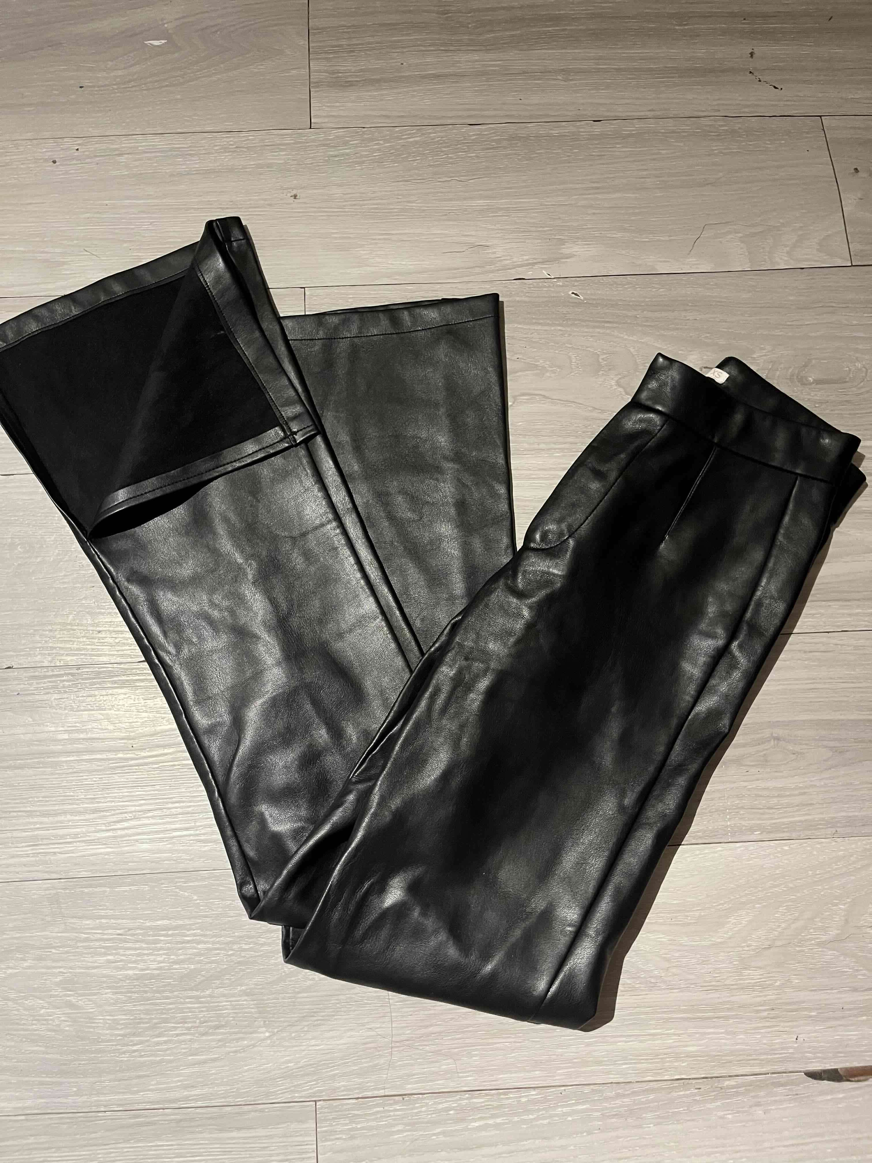 Pantalones negros de cuero - miniatura 1