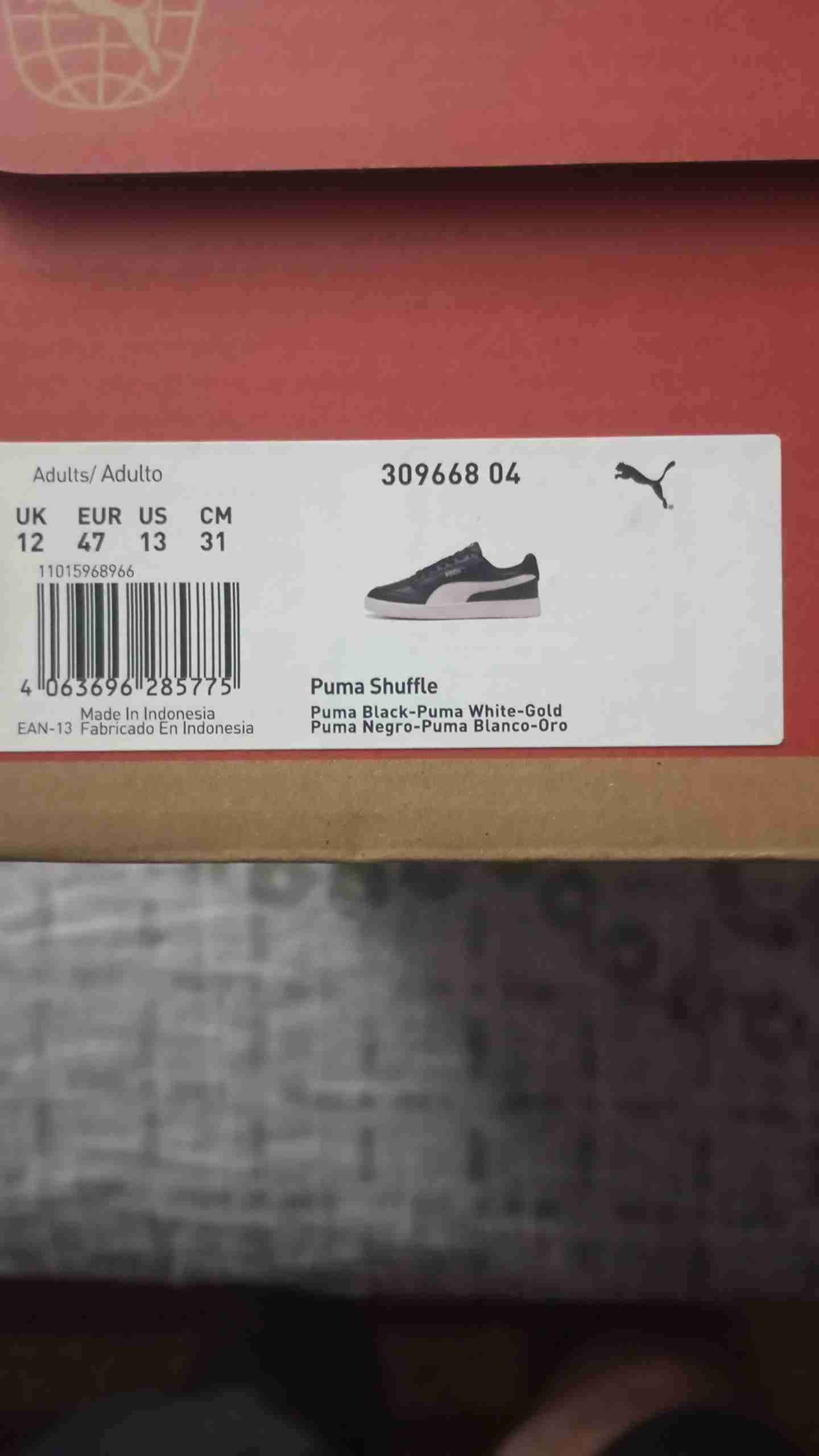 Zapatillas negras y blancas nuevas - miniatura 4