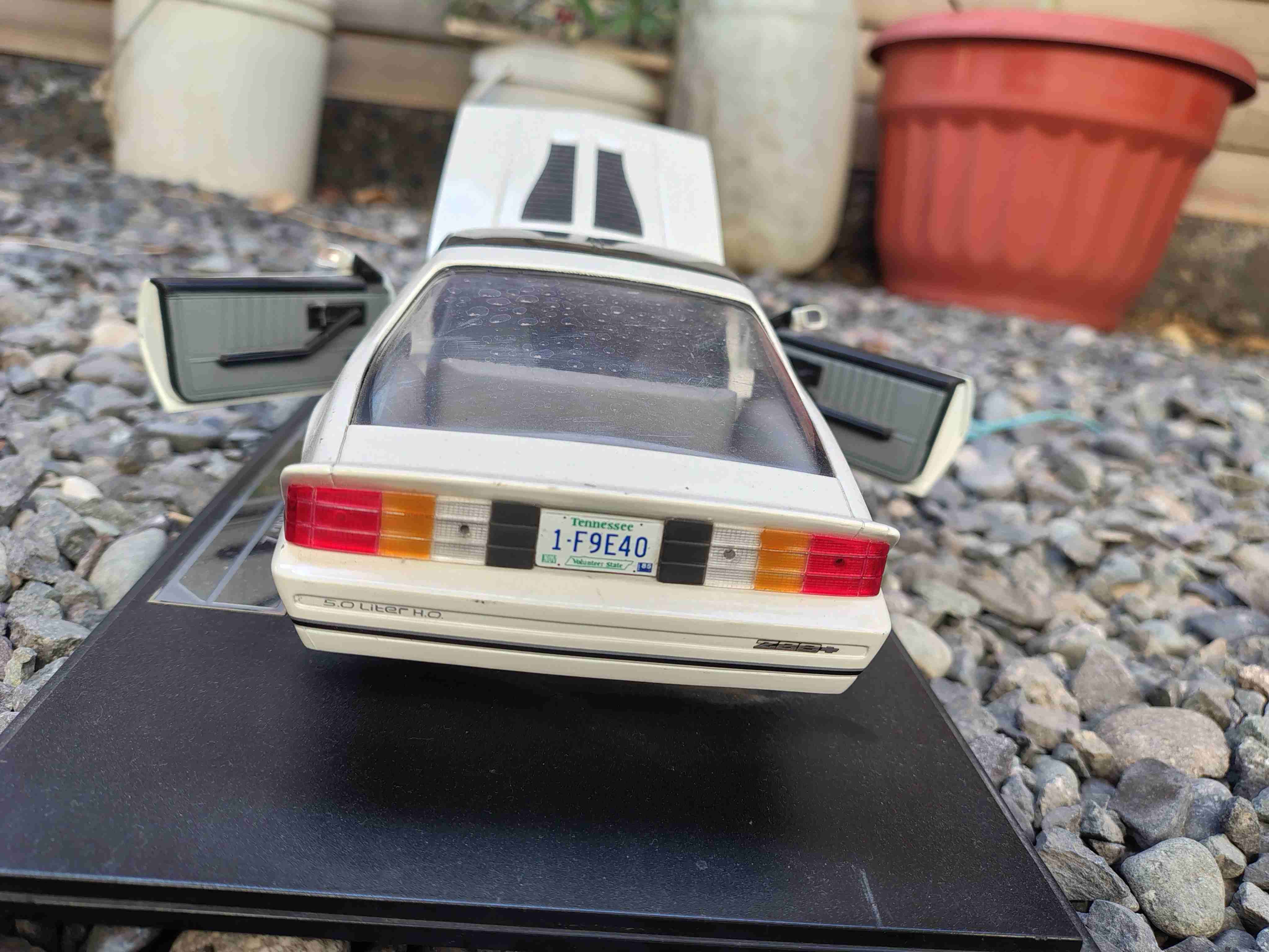 Camaro iroc z a escala 1/18 - miniatura 3