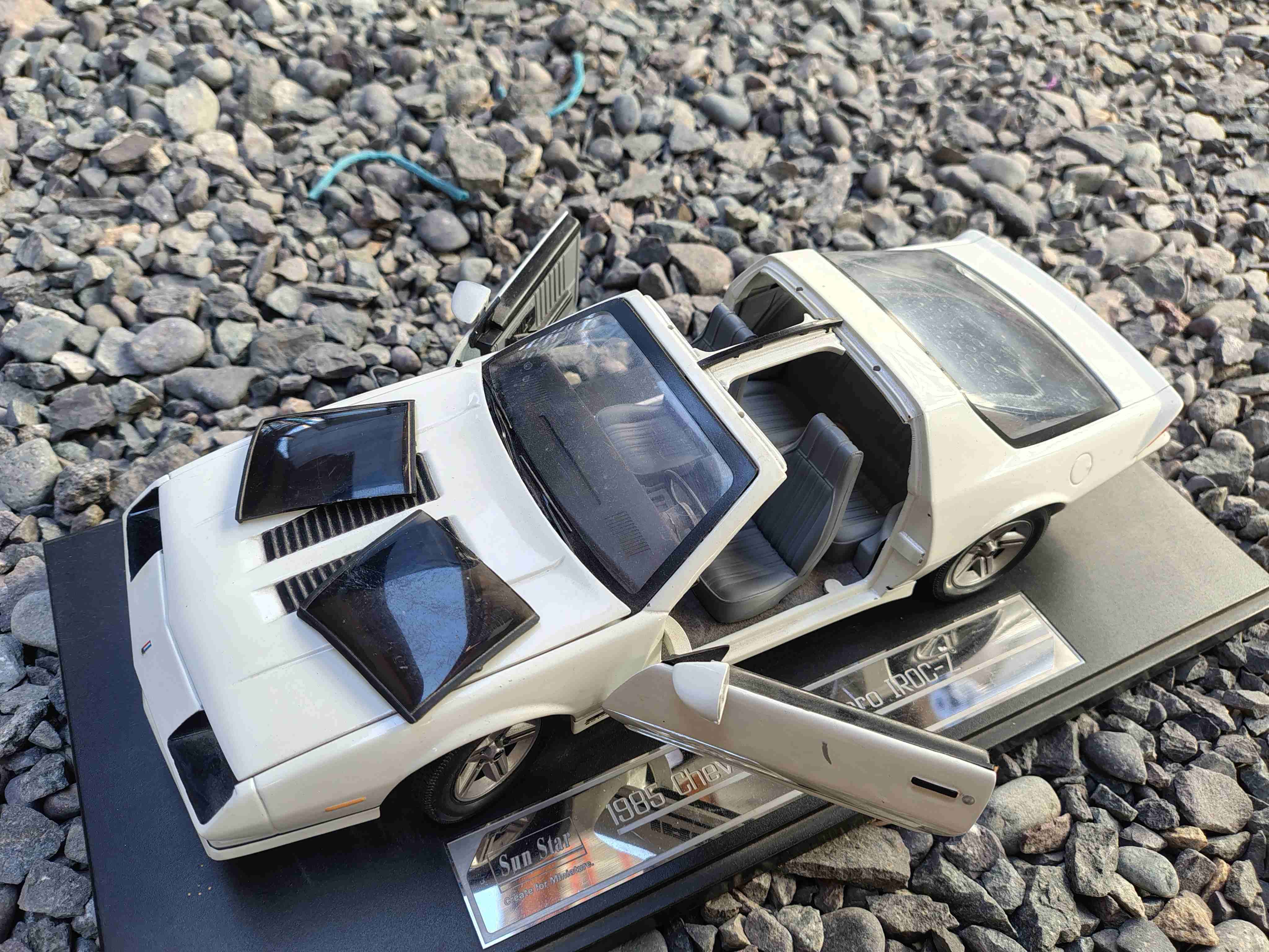 Camaro iroc z a escala 1/18 - miniatura 5