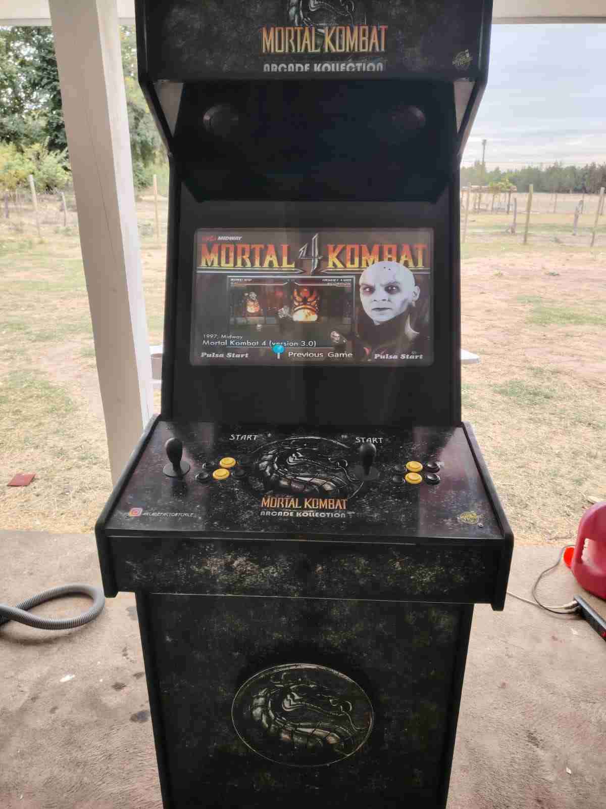 Arcade Mortal Kombat - miniatura 4