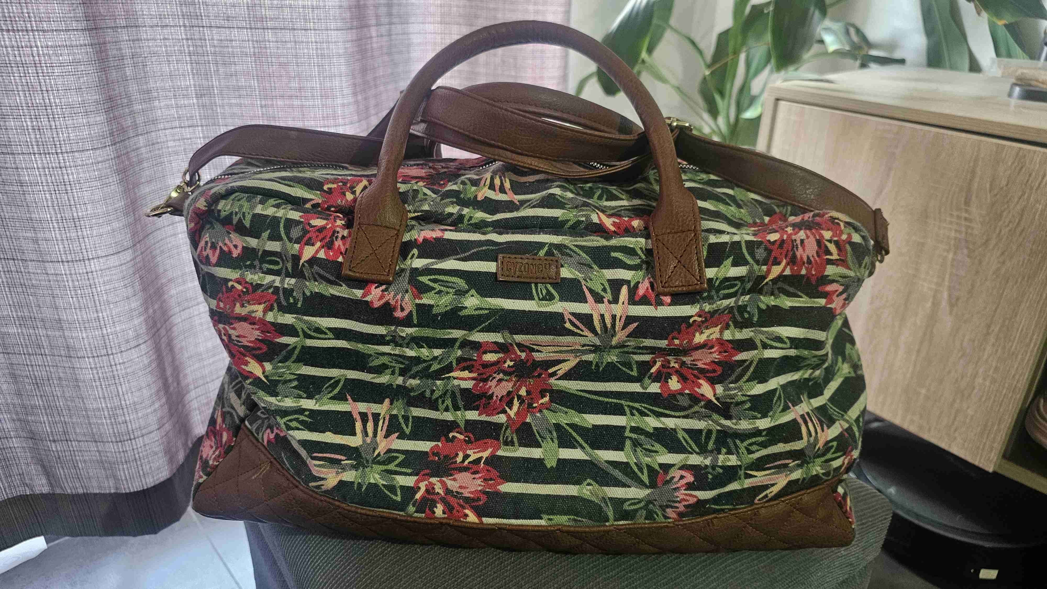 Bolso floral con detalles de cuero - miniatura 2