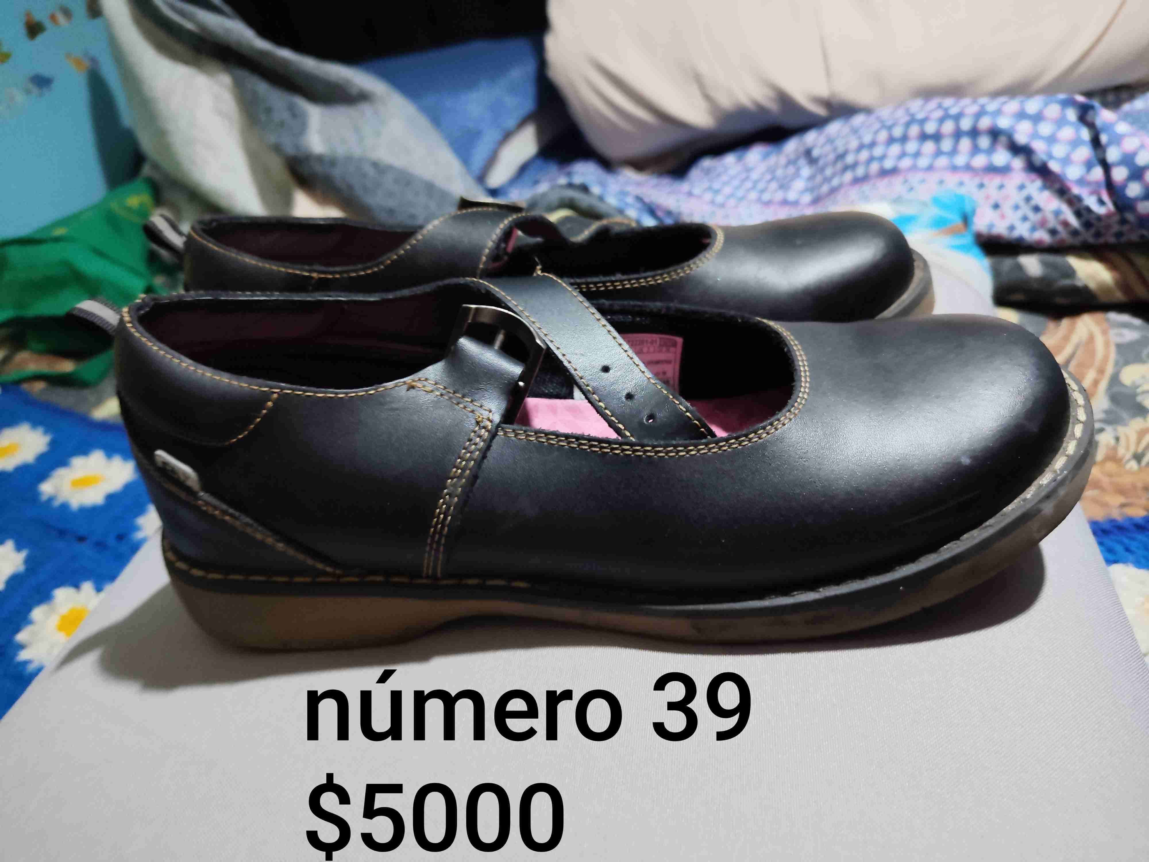 Zapatos negros talla 39
