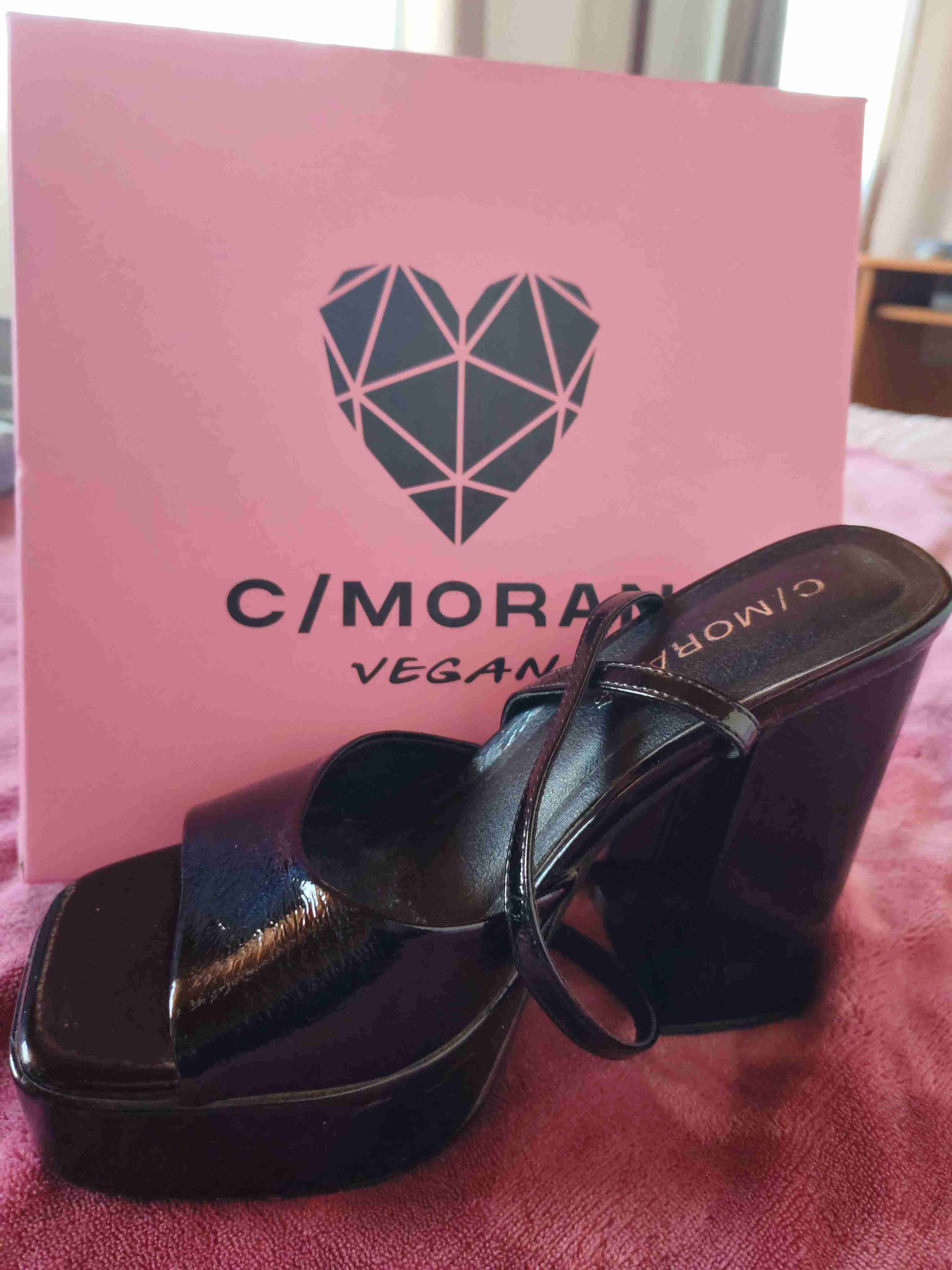 Tacones negros veganos C/Moran