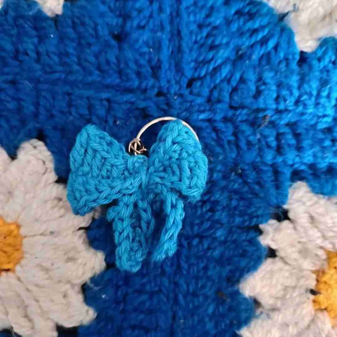 Llavero tejido en forma de estrella - 2